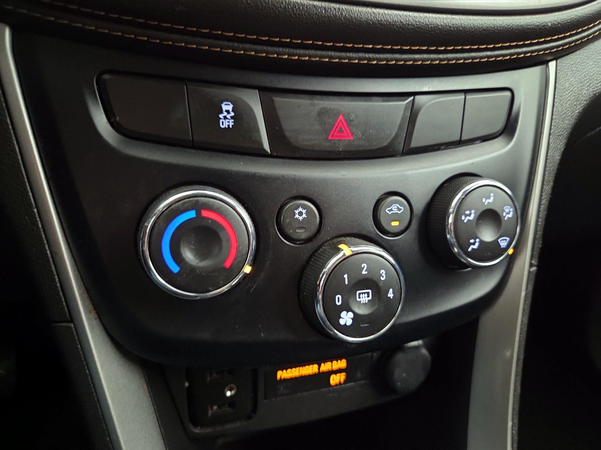 Thumbnail: 2019 Chevrolet Trax - 16