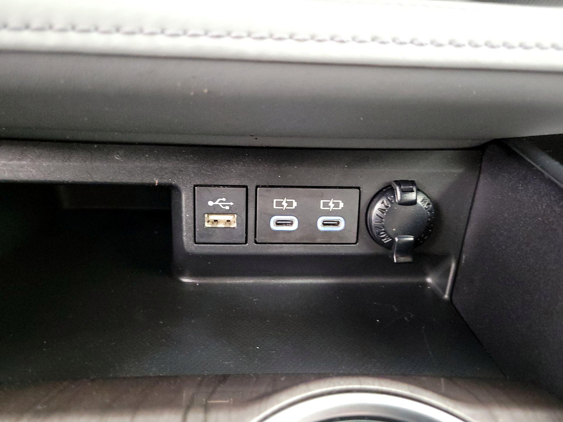 Thumbnail: 2023 Toyota Highlander - 18