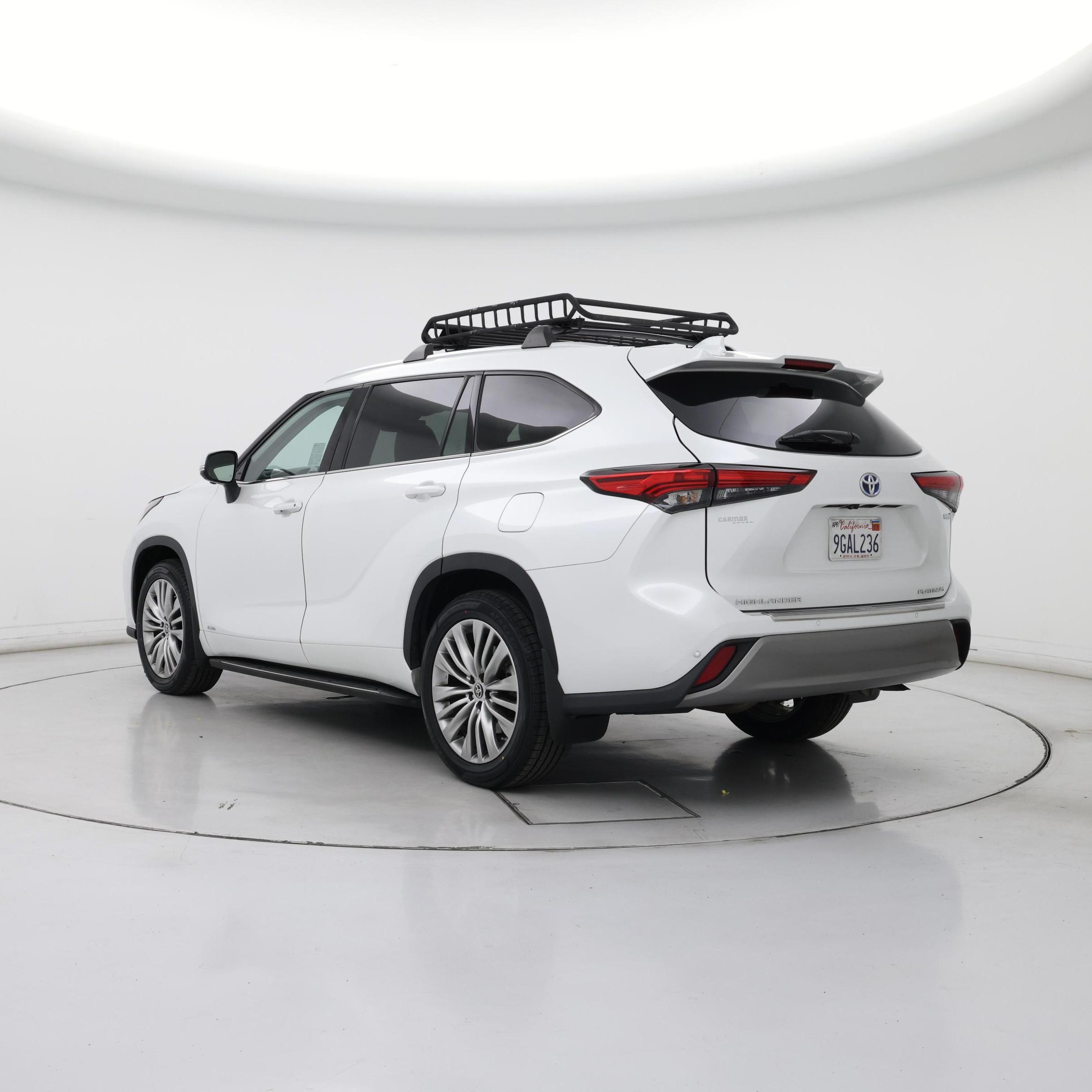 Thumbnail: 2023 Toyota Highlander - 2