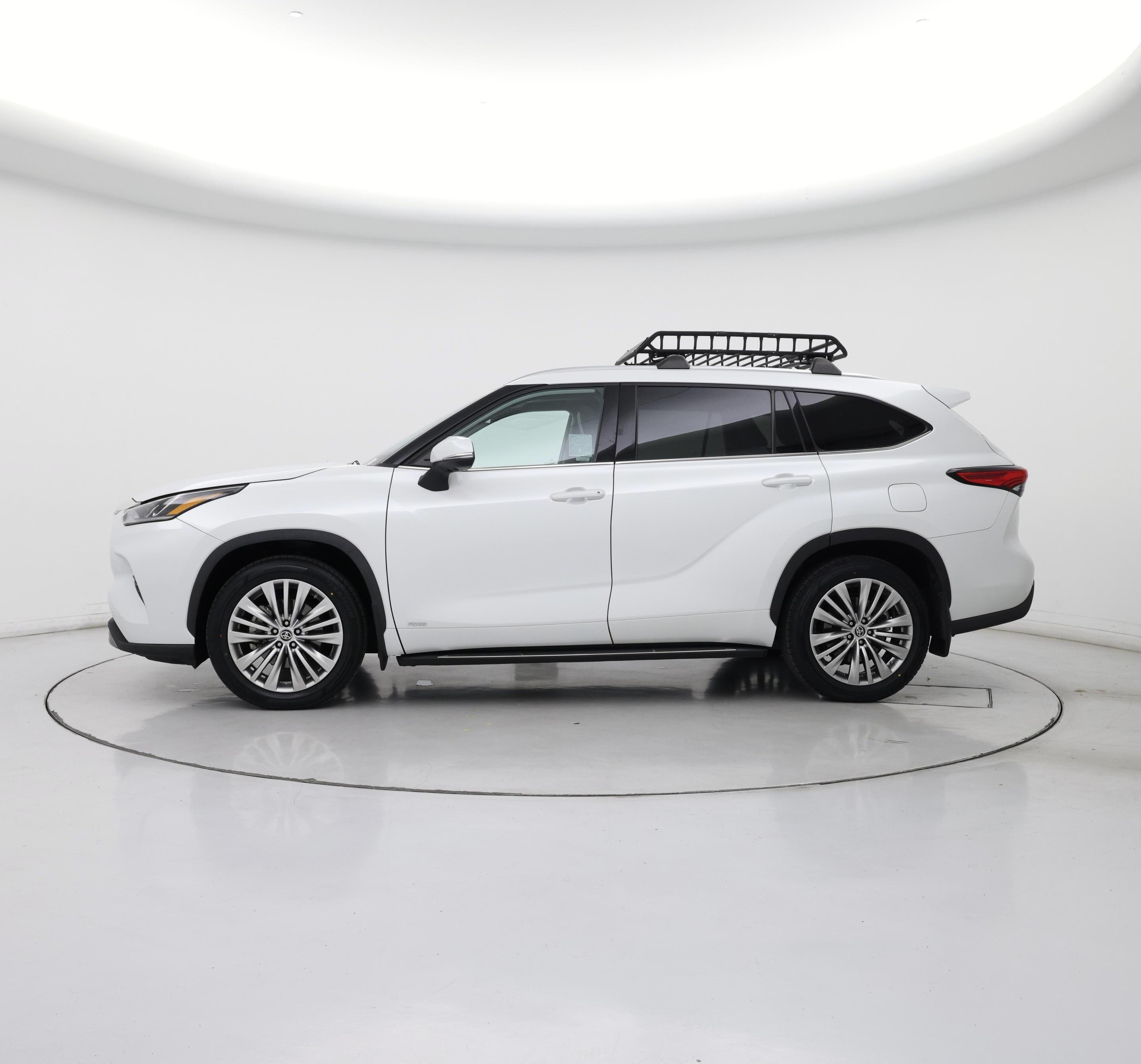 Thumbnail: 2023 Toyota Highlander - 3