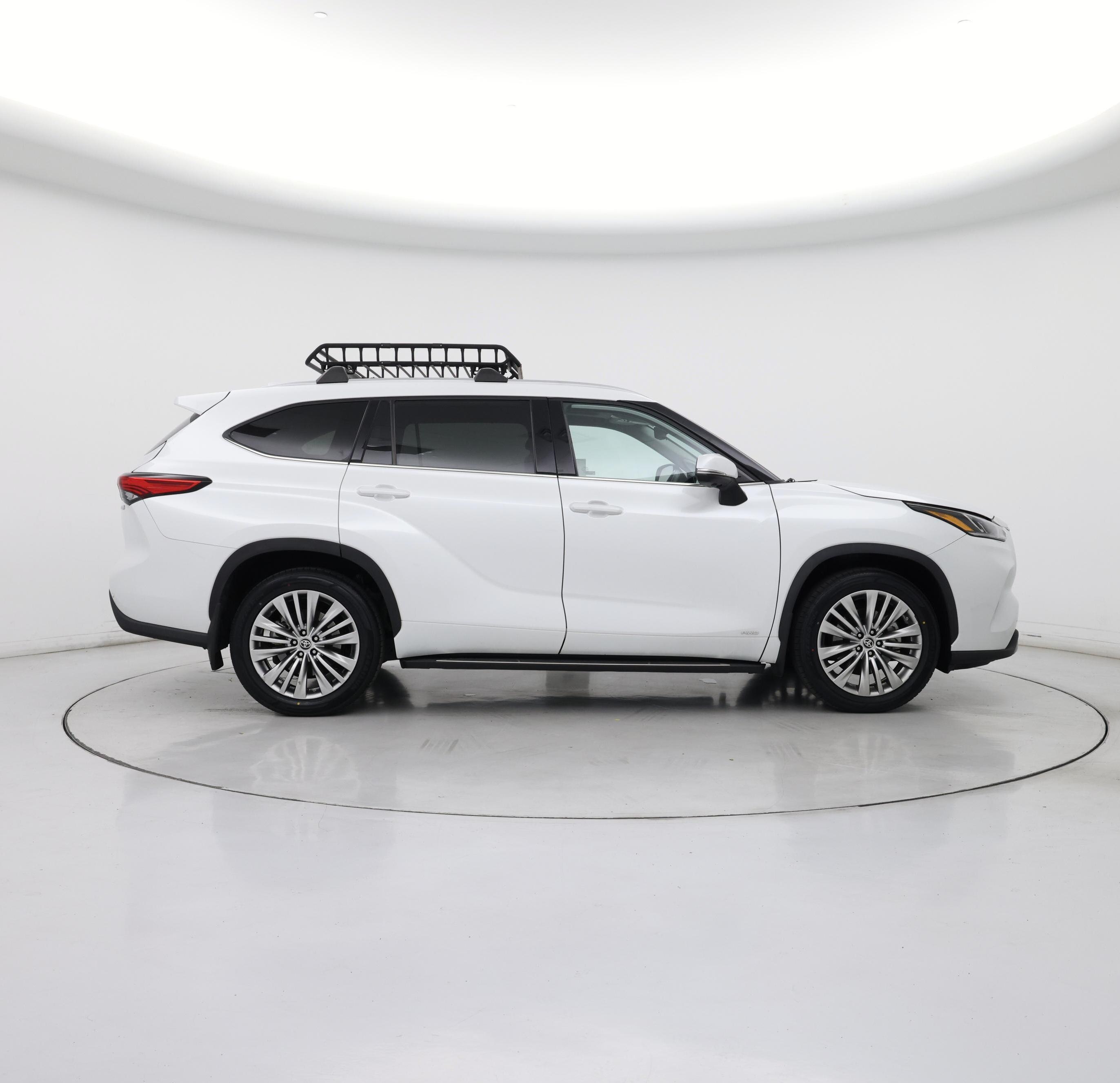 Thumbnail: 2023 Toyota Highlander - 7