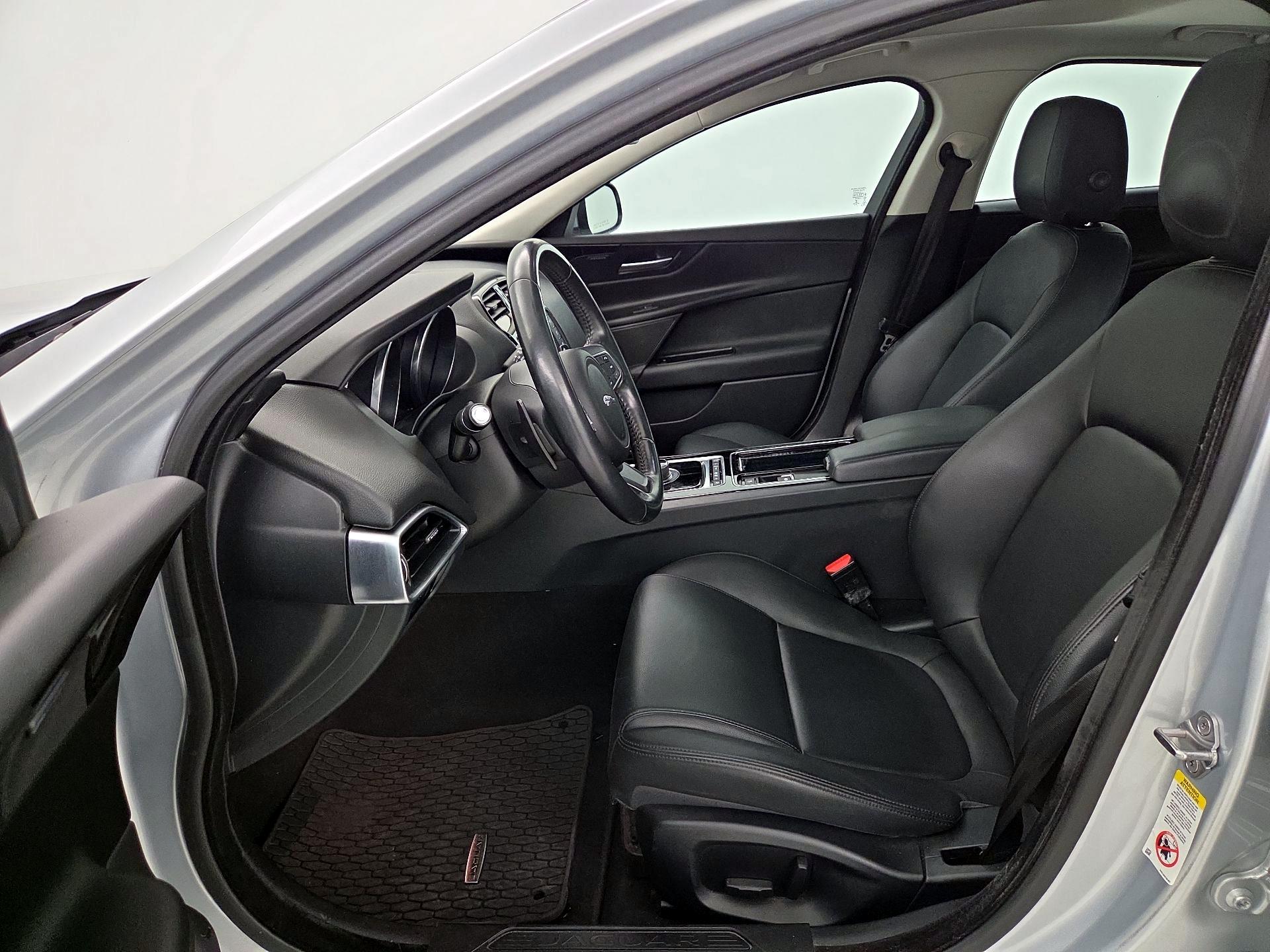 Thumbnail: 2018 Jaguar XE - 11