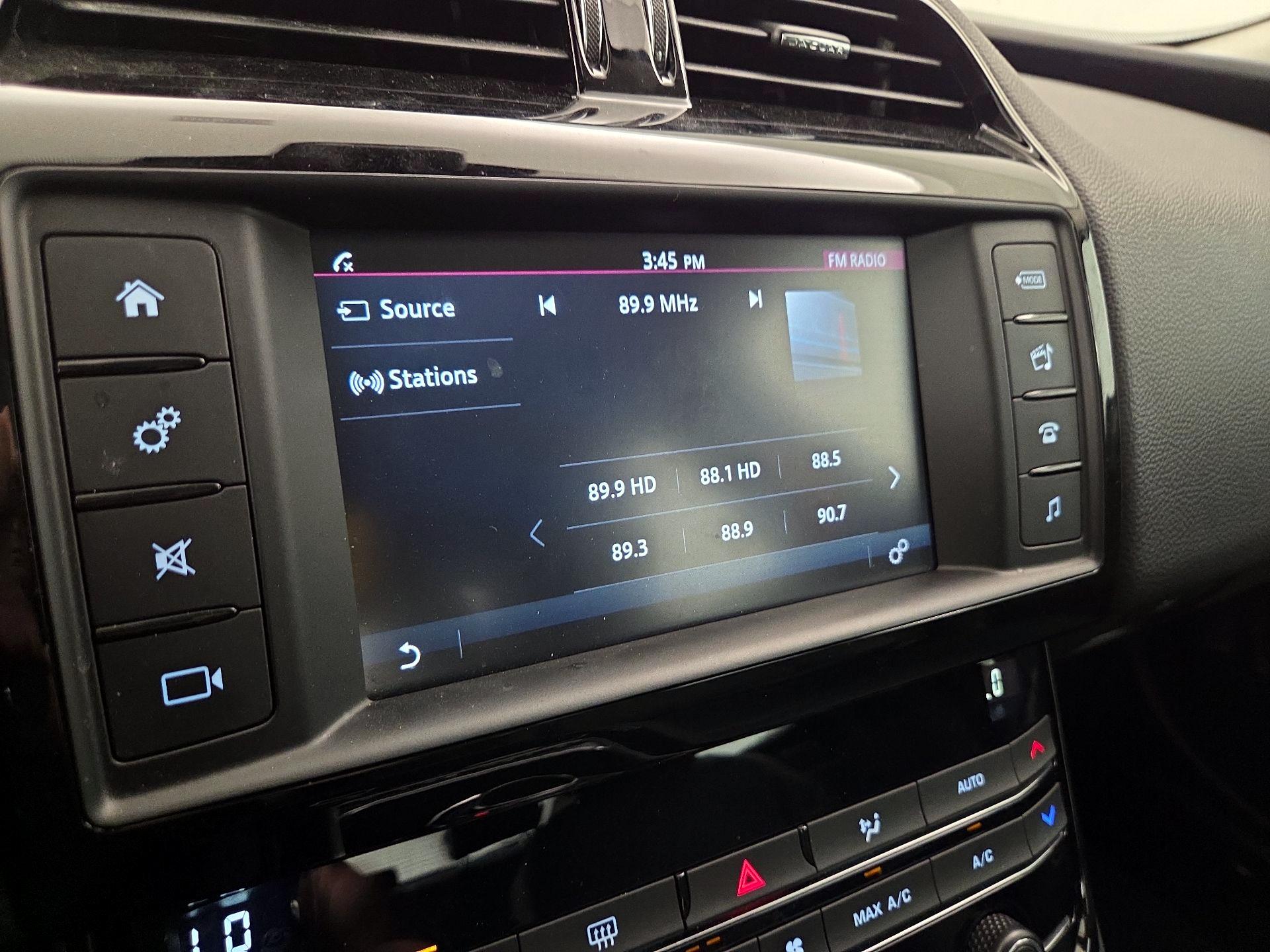 Thumbnail: 2018 Jaguar XE - 15