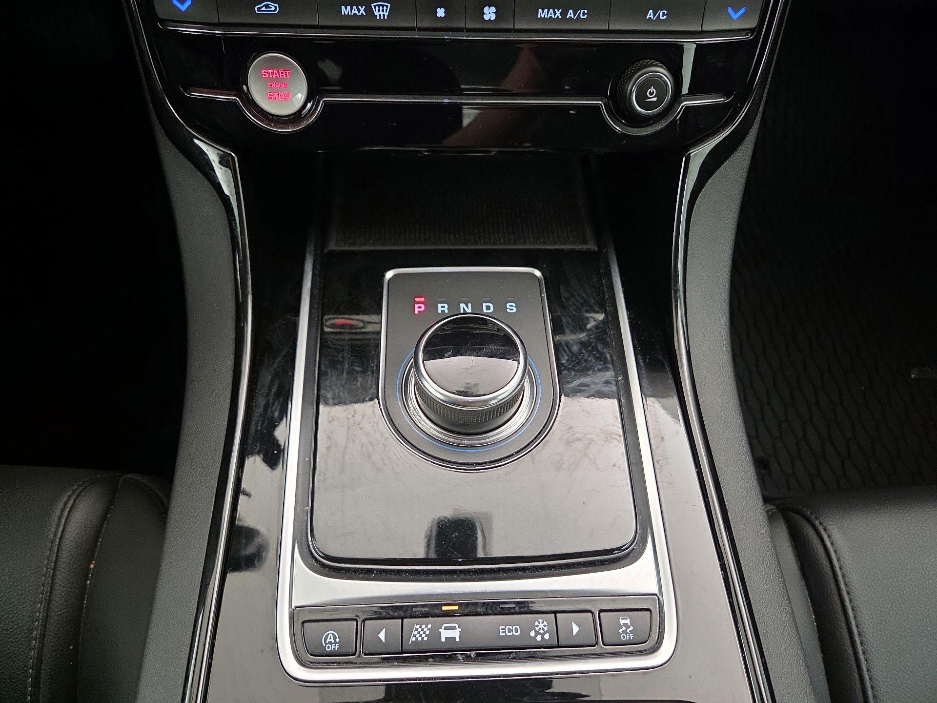 Thumbnail: 2018 Jaguar XE - 17