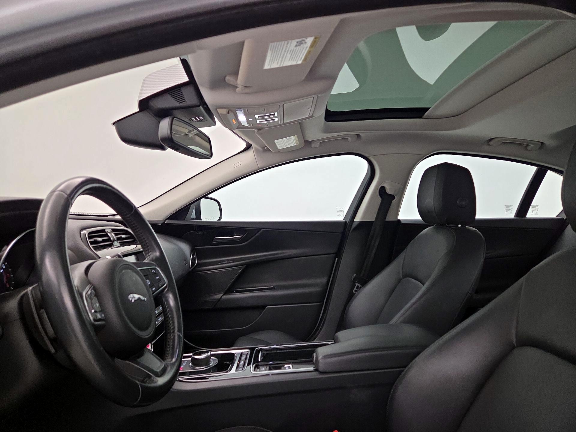 Thumbnail: 2018 Jaguar XE - 19