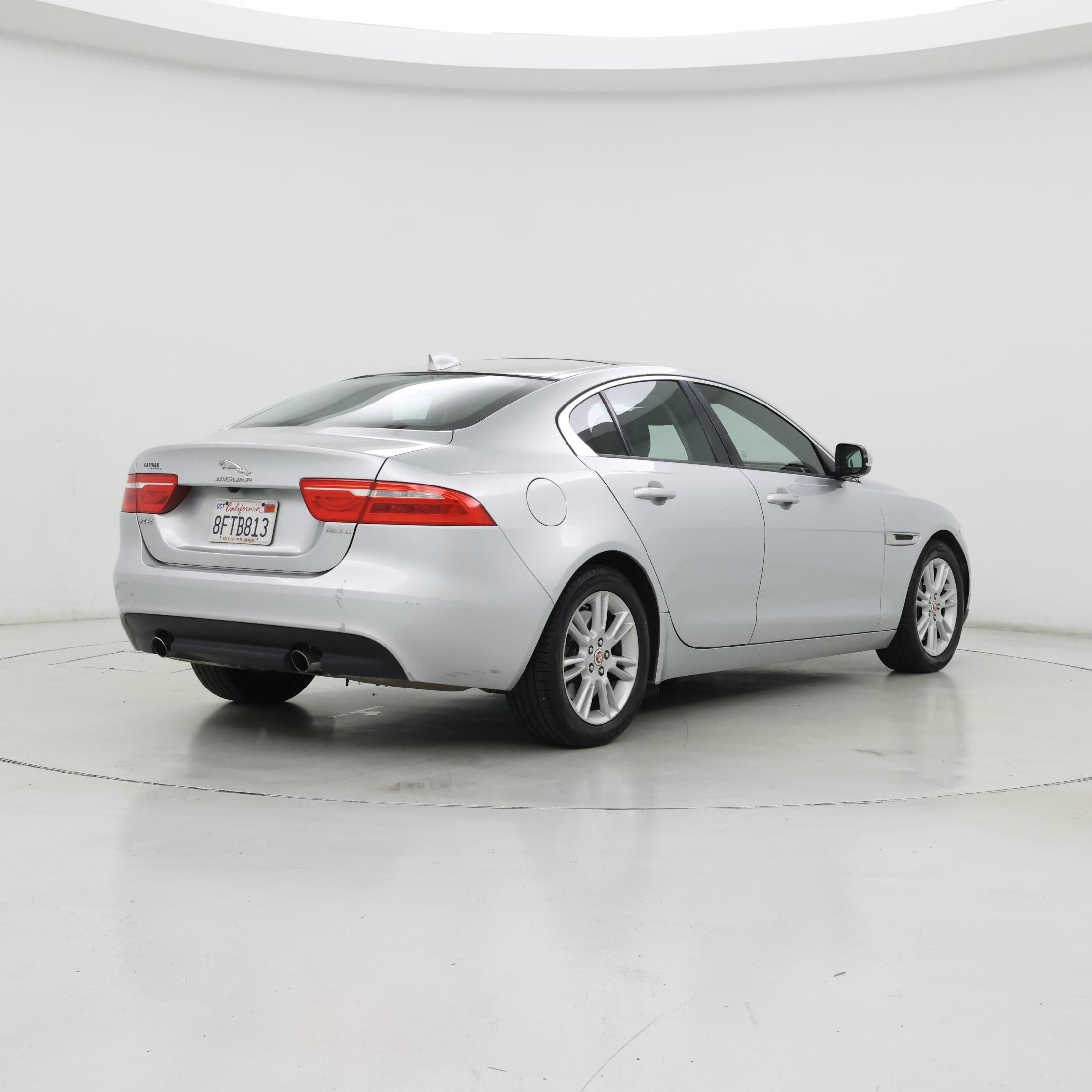 Thumbnail: 2018 Jaguar XE - 8