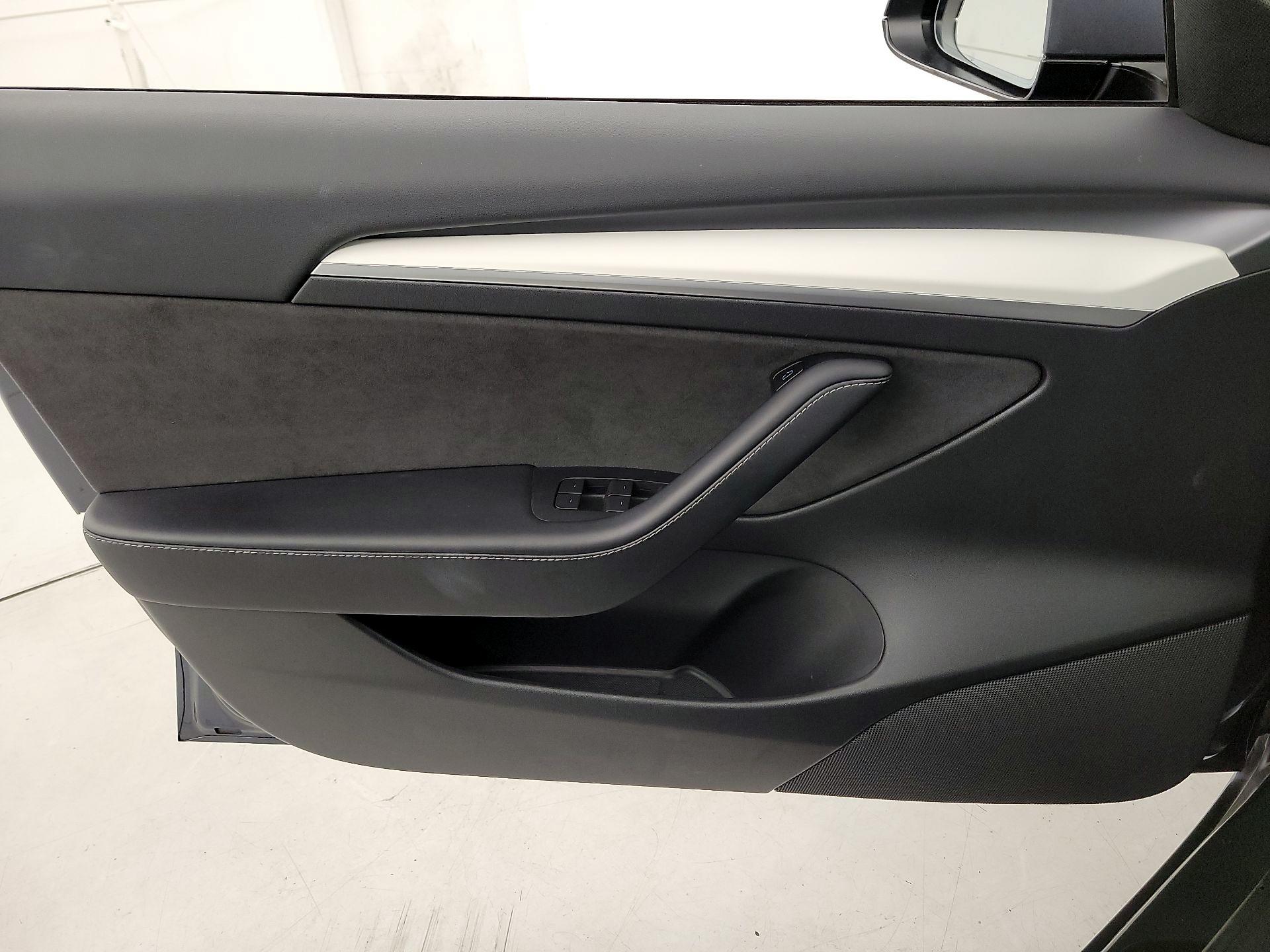 Thumbnail: 2022 Tesla Model 3 - 12