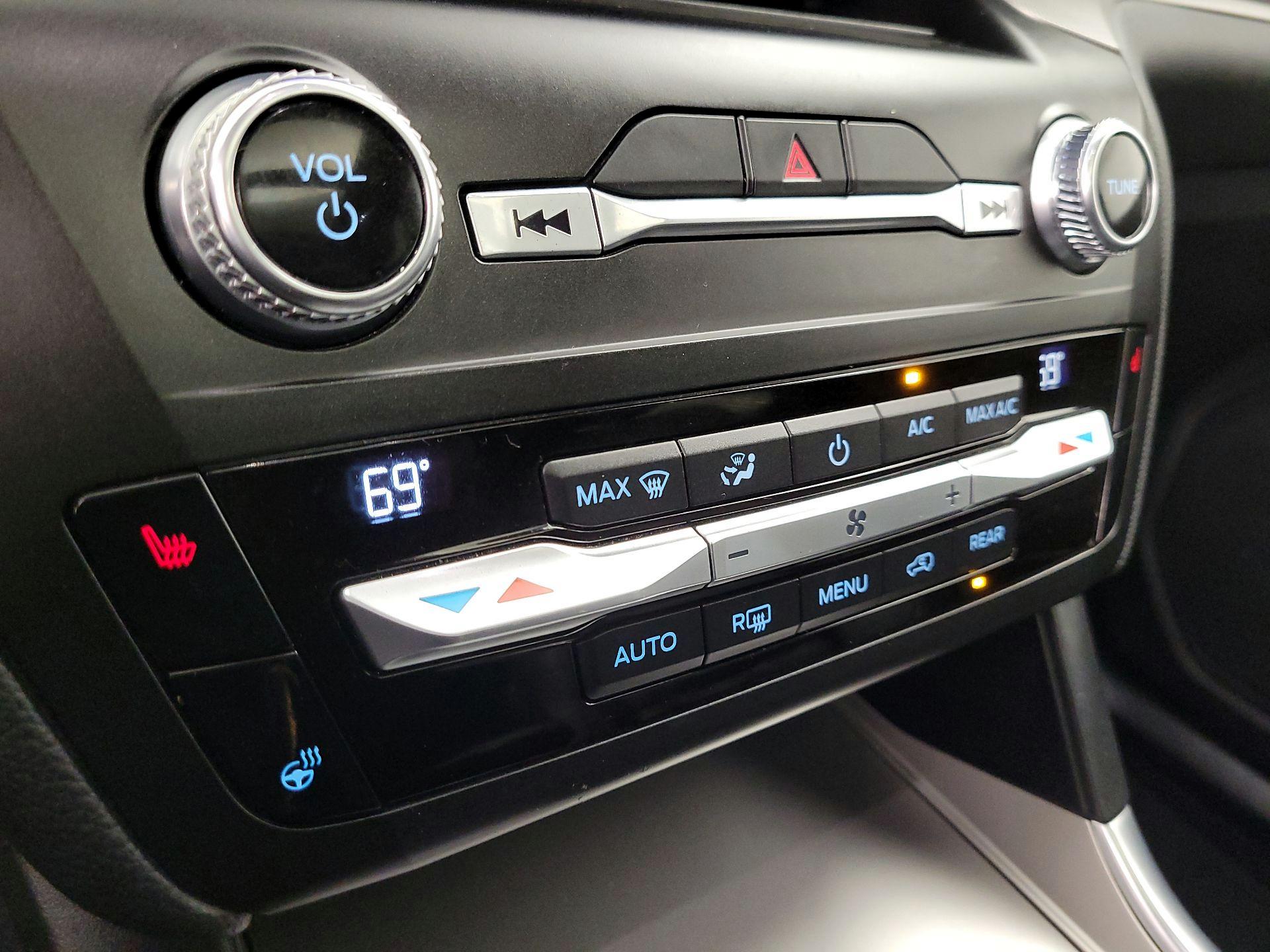 Thumbnail: 2020 Ford Explorer - 17