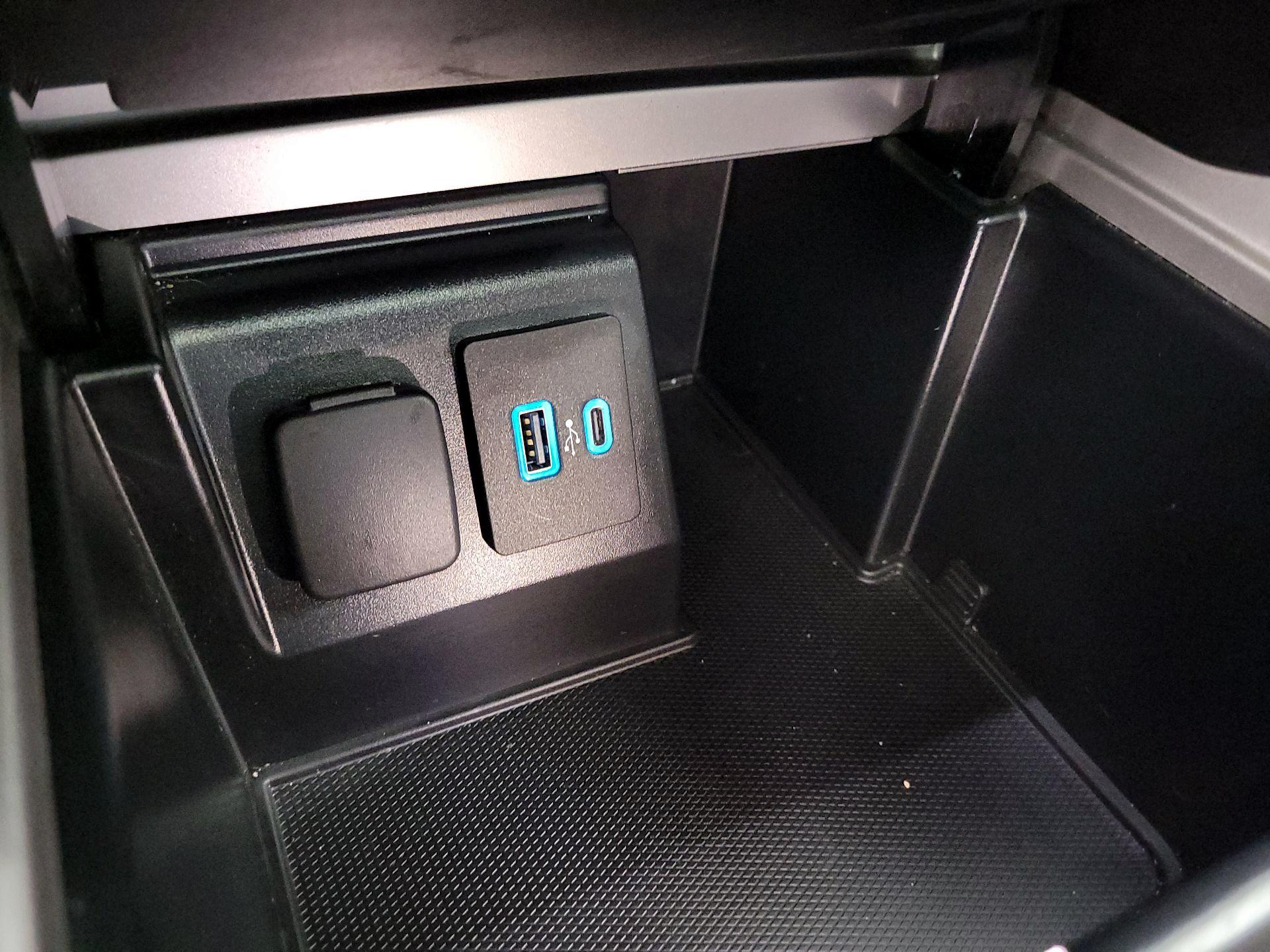 Thumbnail: 2020 Ford Explorer - 19