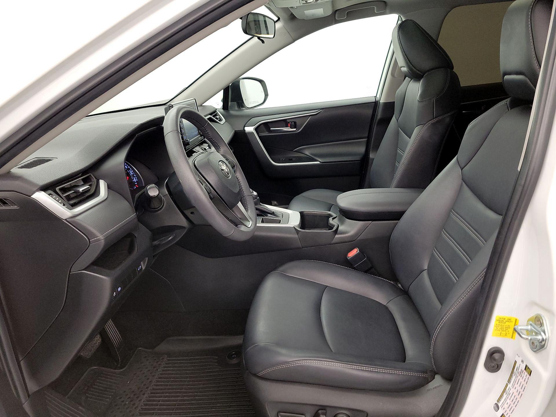 Thumbnail: 2022 Toyota RAV4 - 11