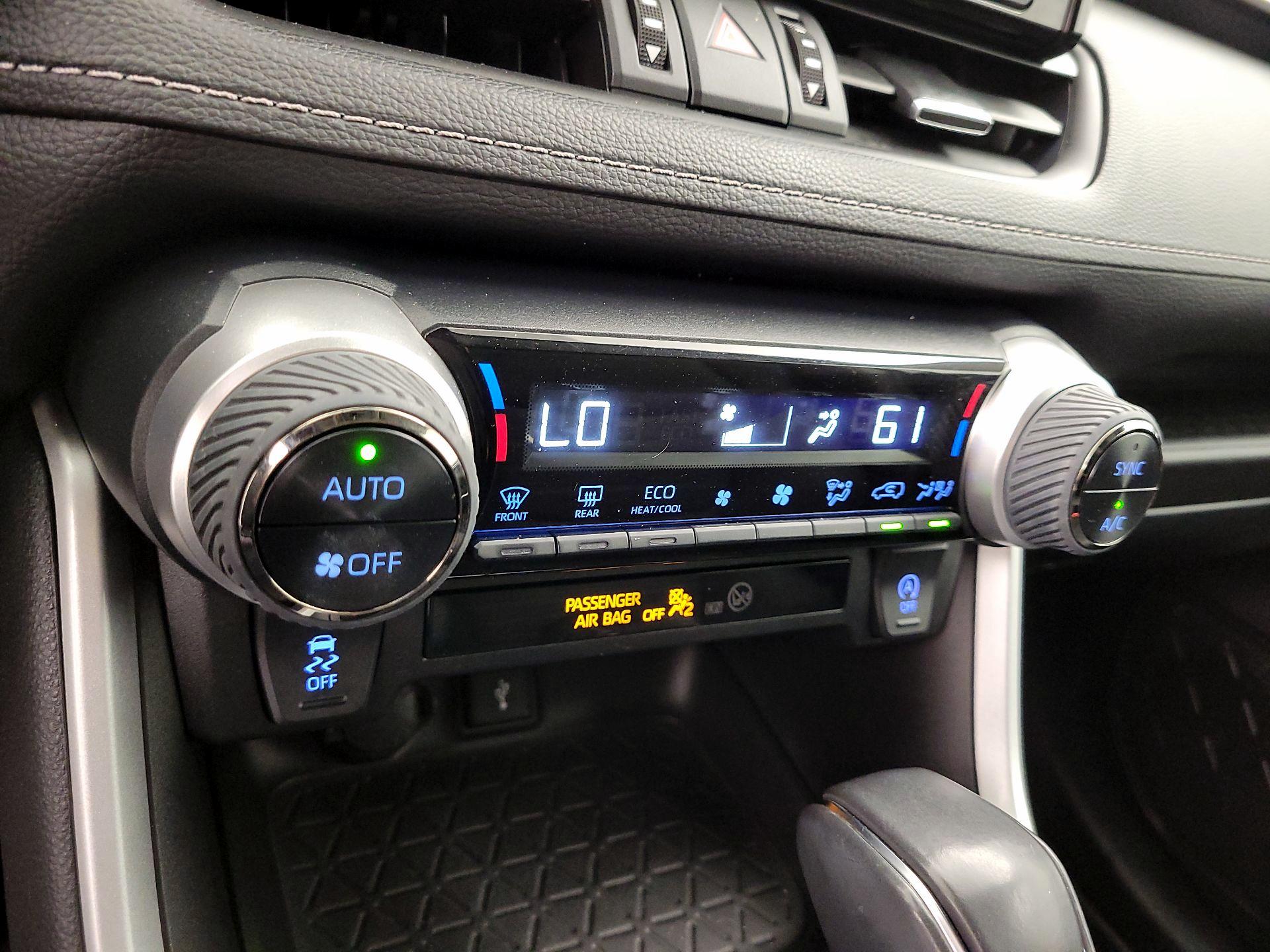 Thumbnail: 2022 Toyota RAV4 - 16