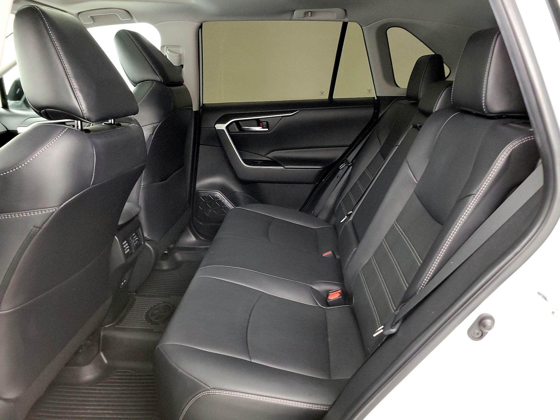 Thumbnail: 2022 Toyota RAV4 - 20