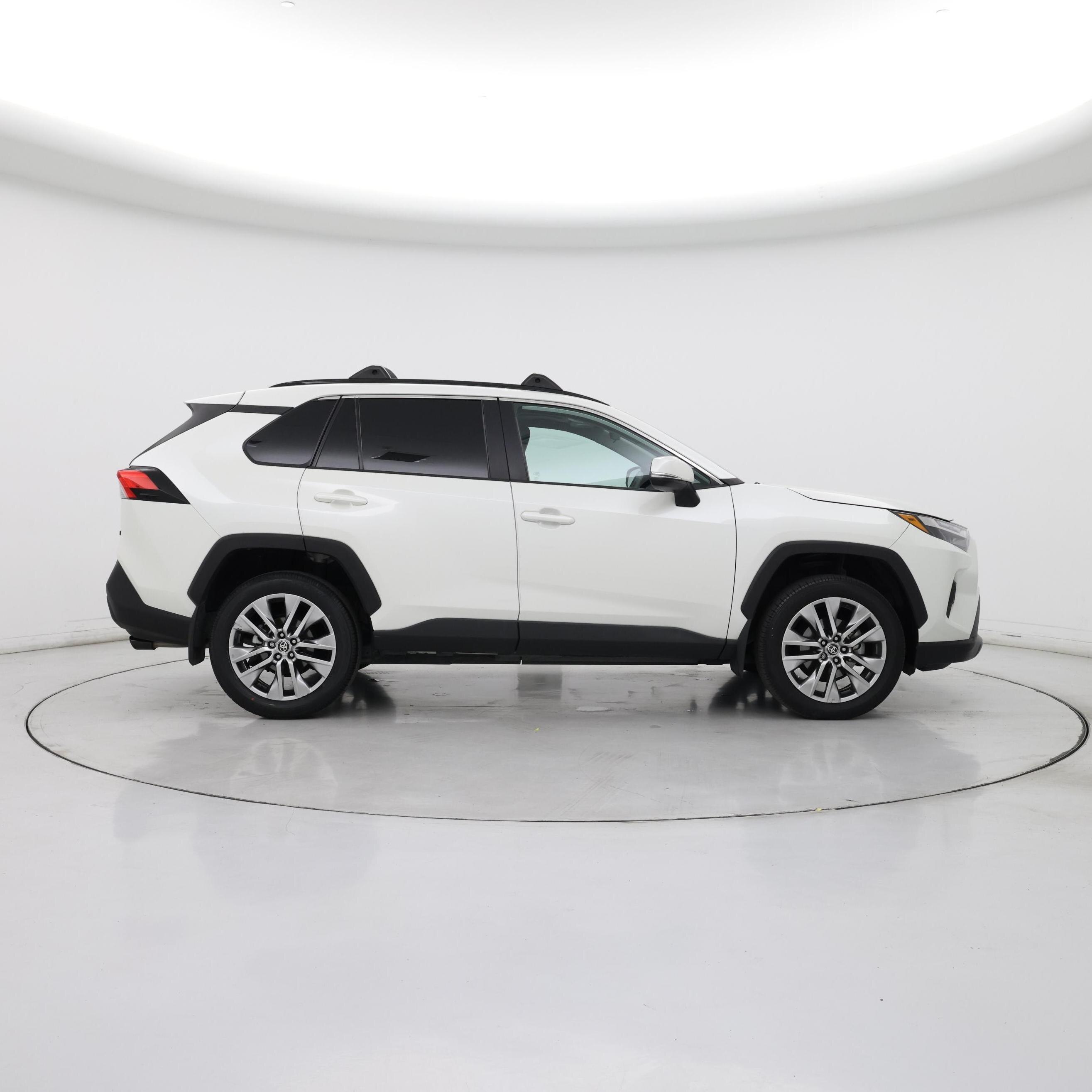 Thumbnail: 2022 Toyota RAV4 - 7
