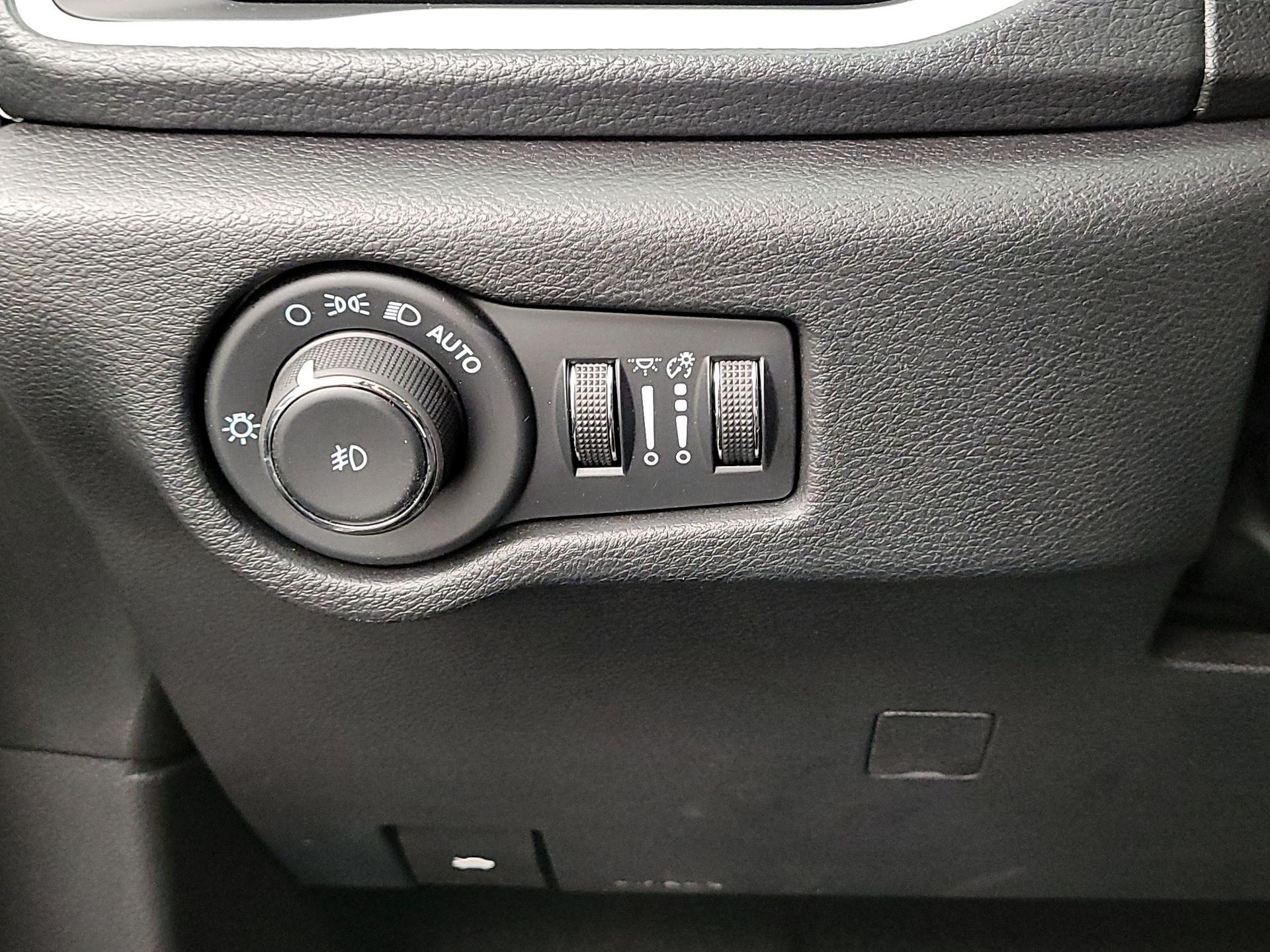 Thumbnail: 2024 Chrysler Pacifica - 13