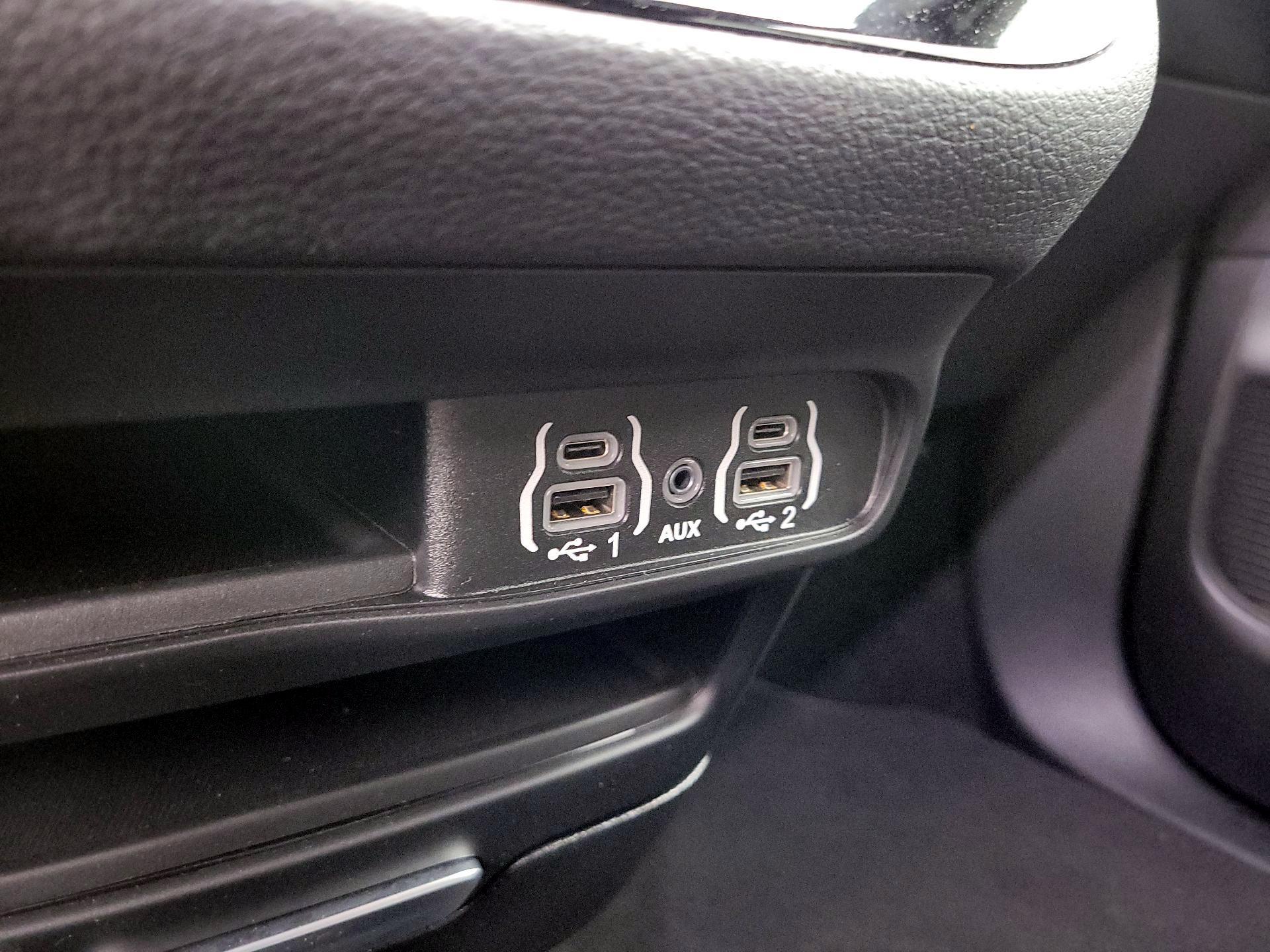 Thumbnail: 2024 Chrysler Pacifica - 18