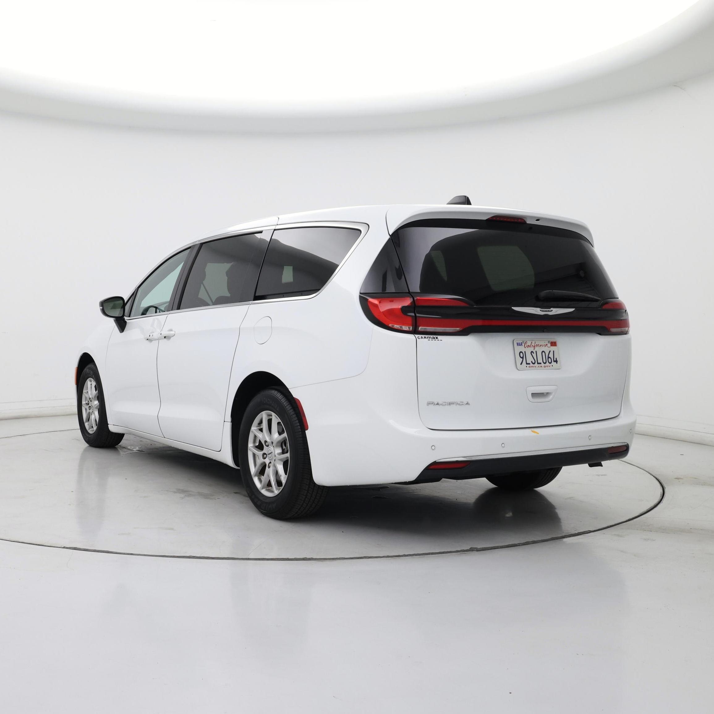 Thumbnail: 2024 Chrysler Pacifica - 2