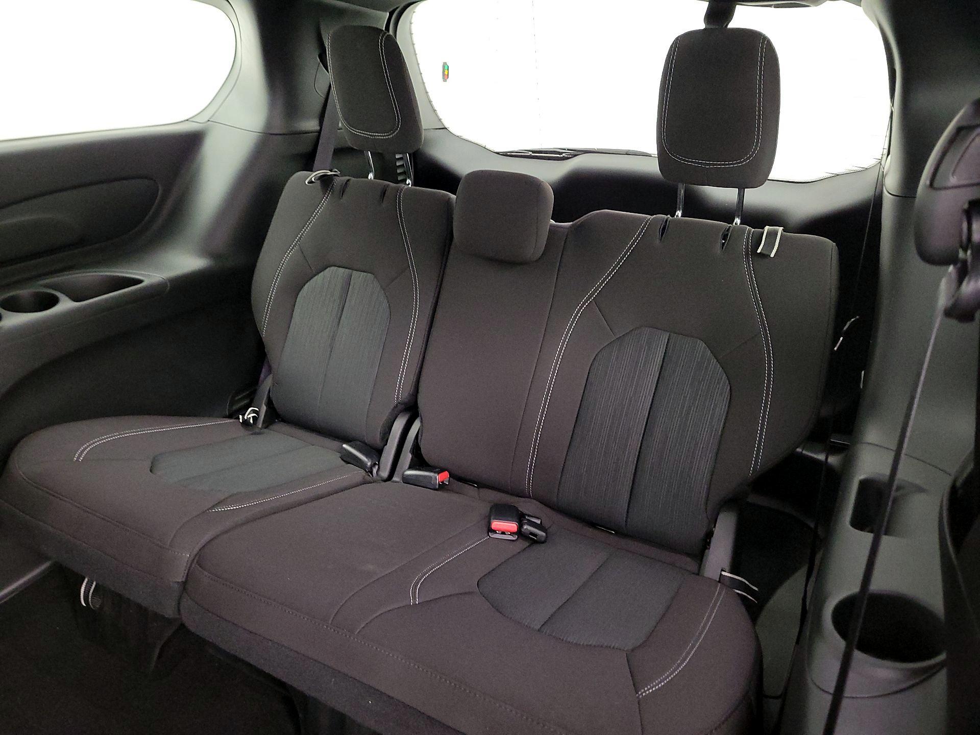 Thumbnail: 2024 Chrysler Pacifica - 20