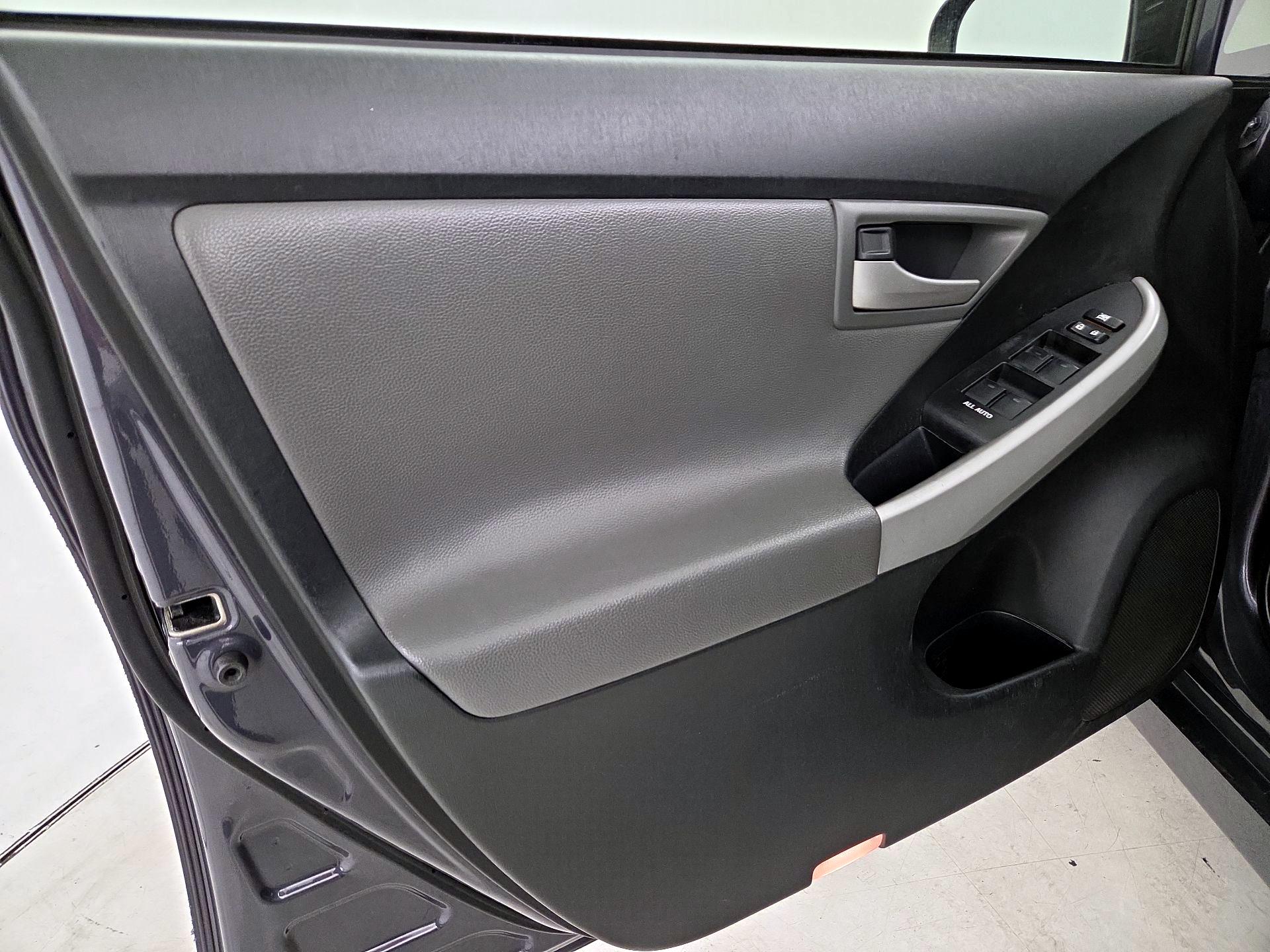 Thumbnail: 2014 Toyota Prius - 12