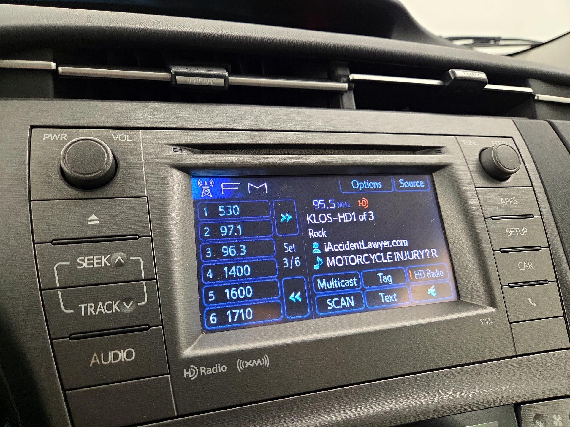 Thumbnail: 2014 Toyota Prius - 16