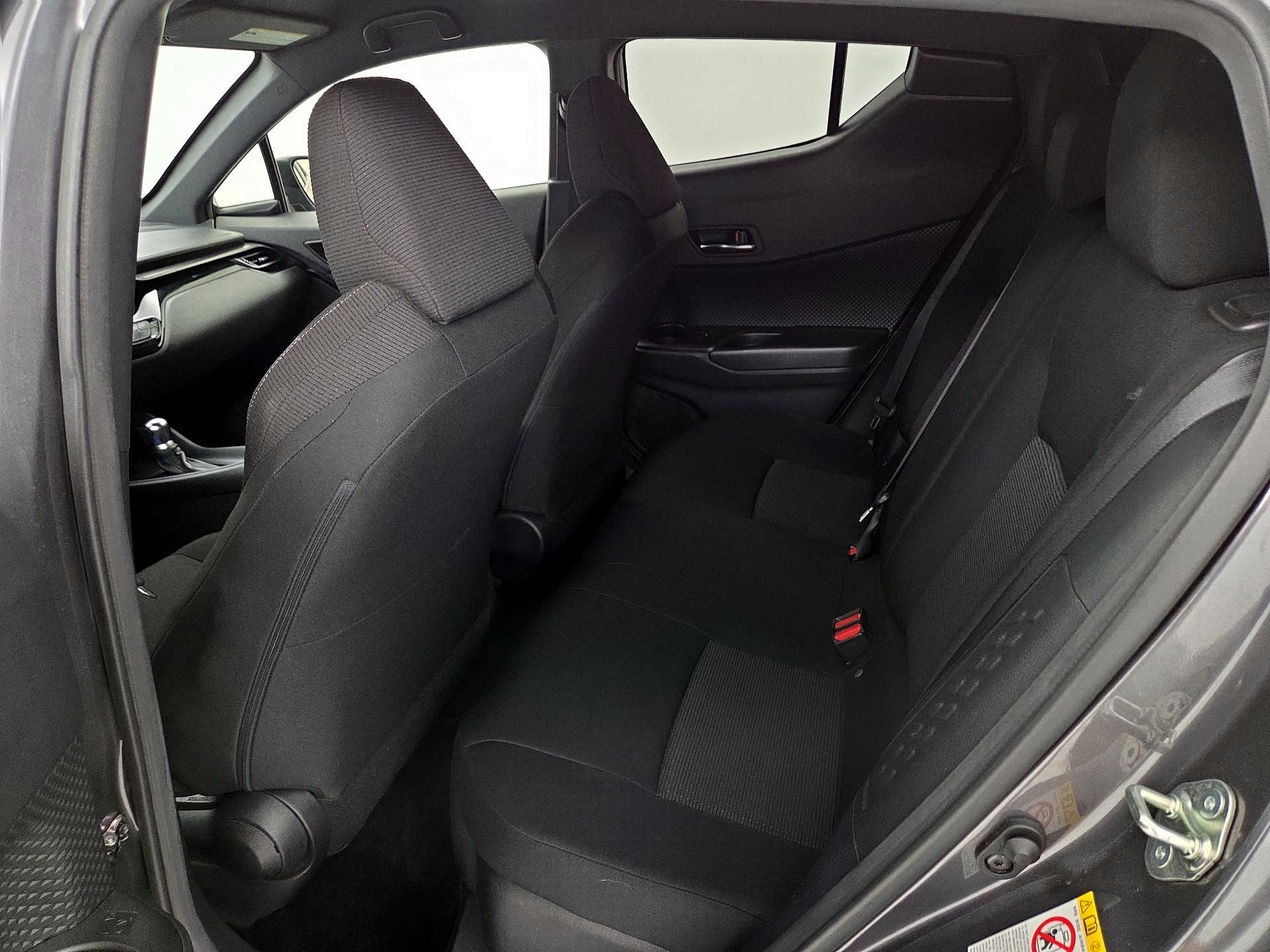 Thumbnail: 2018 Toyota C-HR - 19