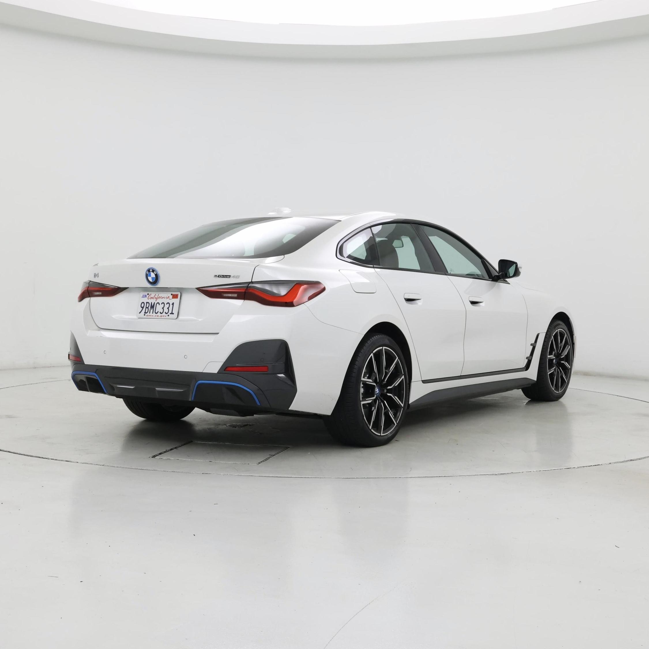 Thumbnail: 2022 BMW i4 - 8