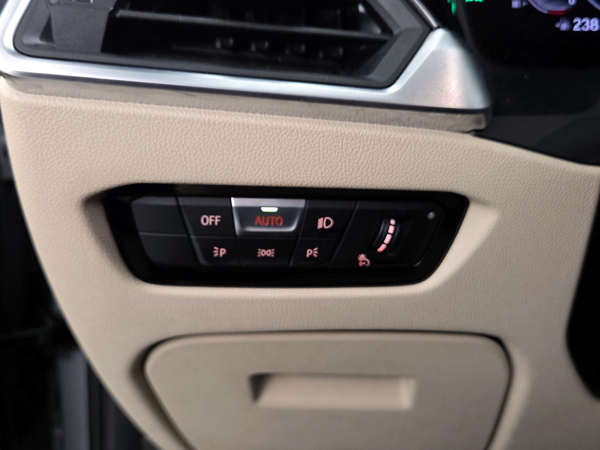 Thumbnail: 2019 BMW 3 Series - 13