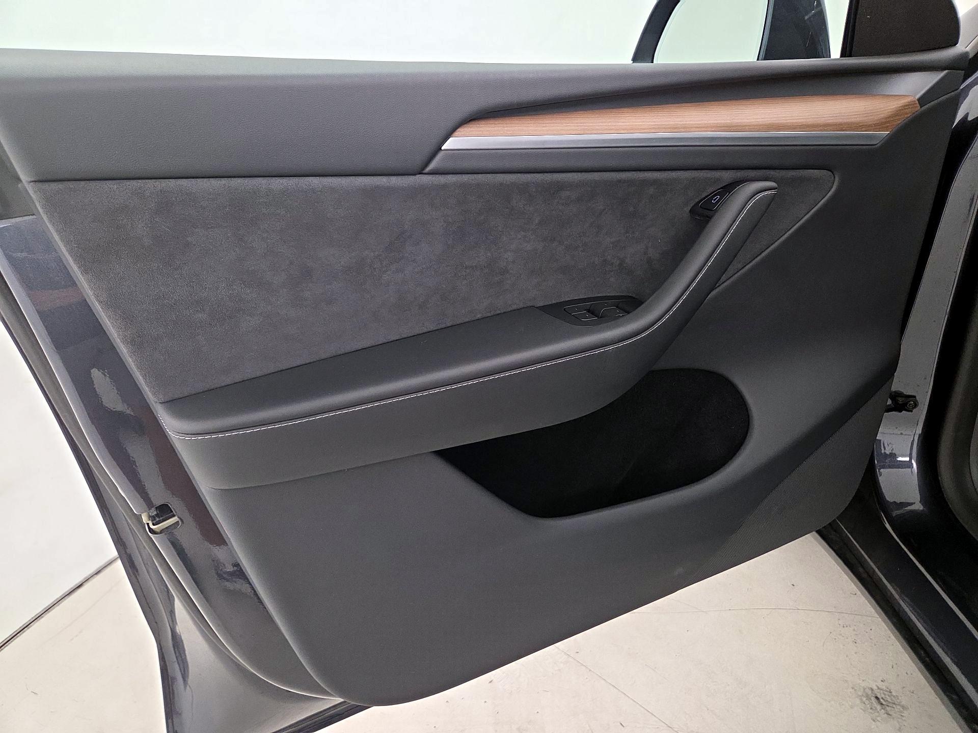 Thumbnail: 2024 Tesla Model Y - 12