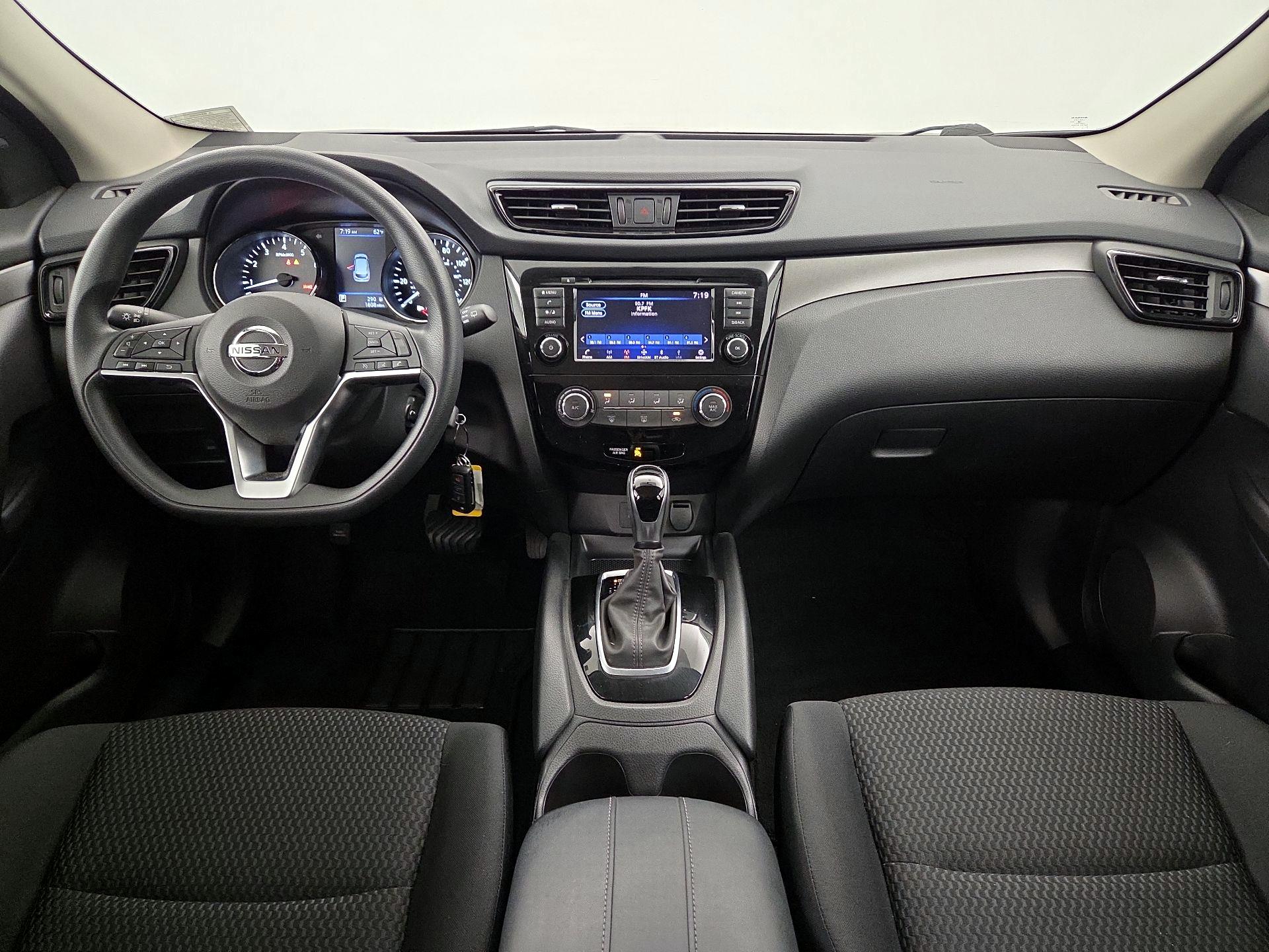 Thumbnail: 2019 Nissan Rogue Sport - 9