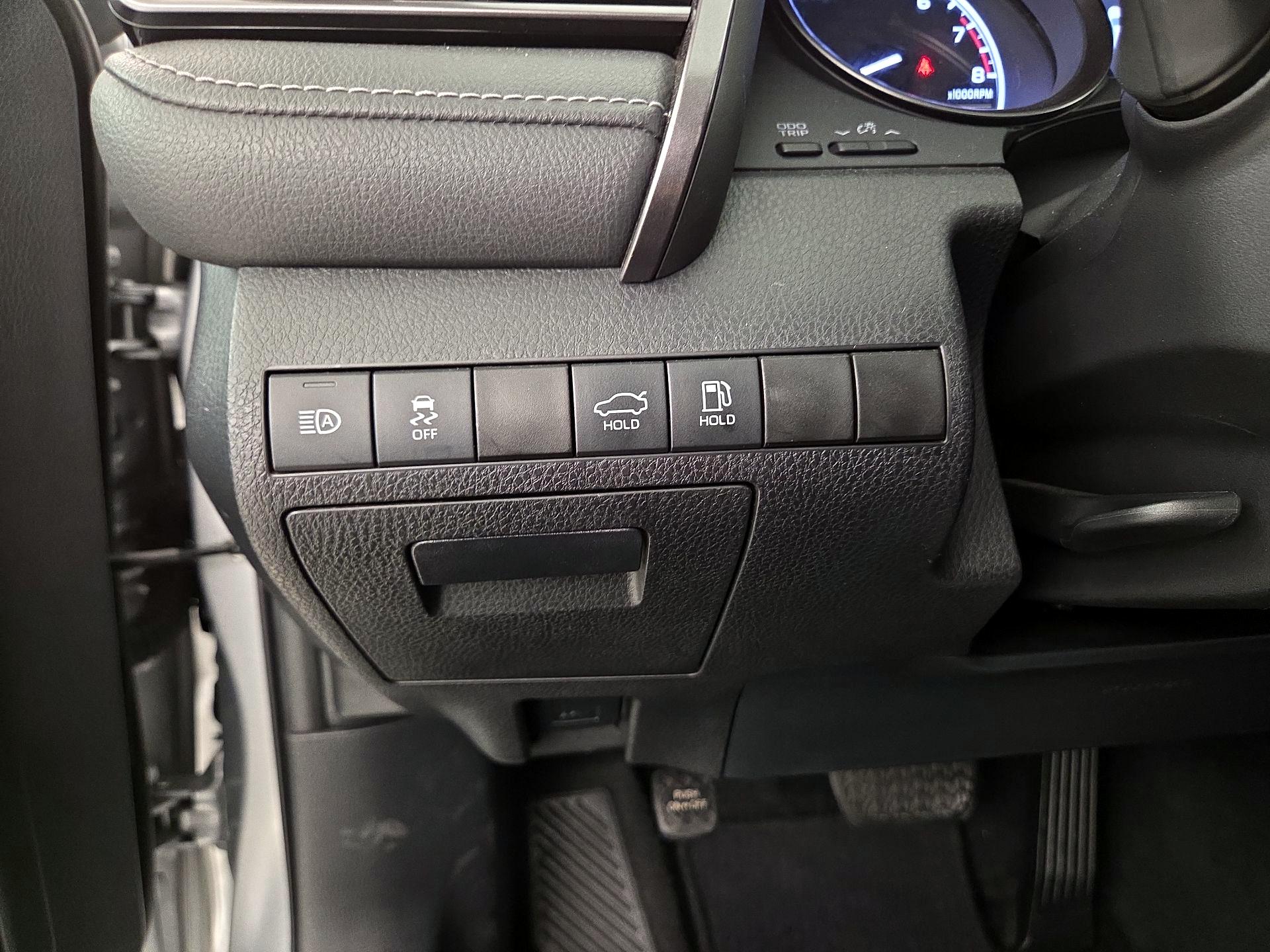 Thumbnail: 2021 Toyota Camry - 13