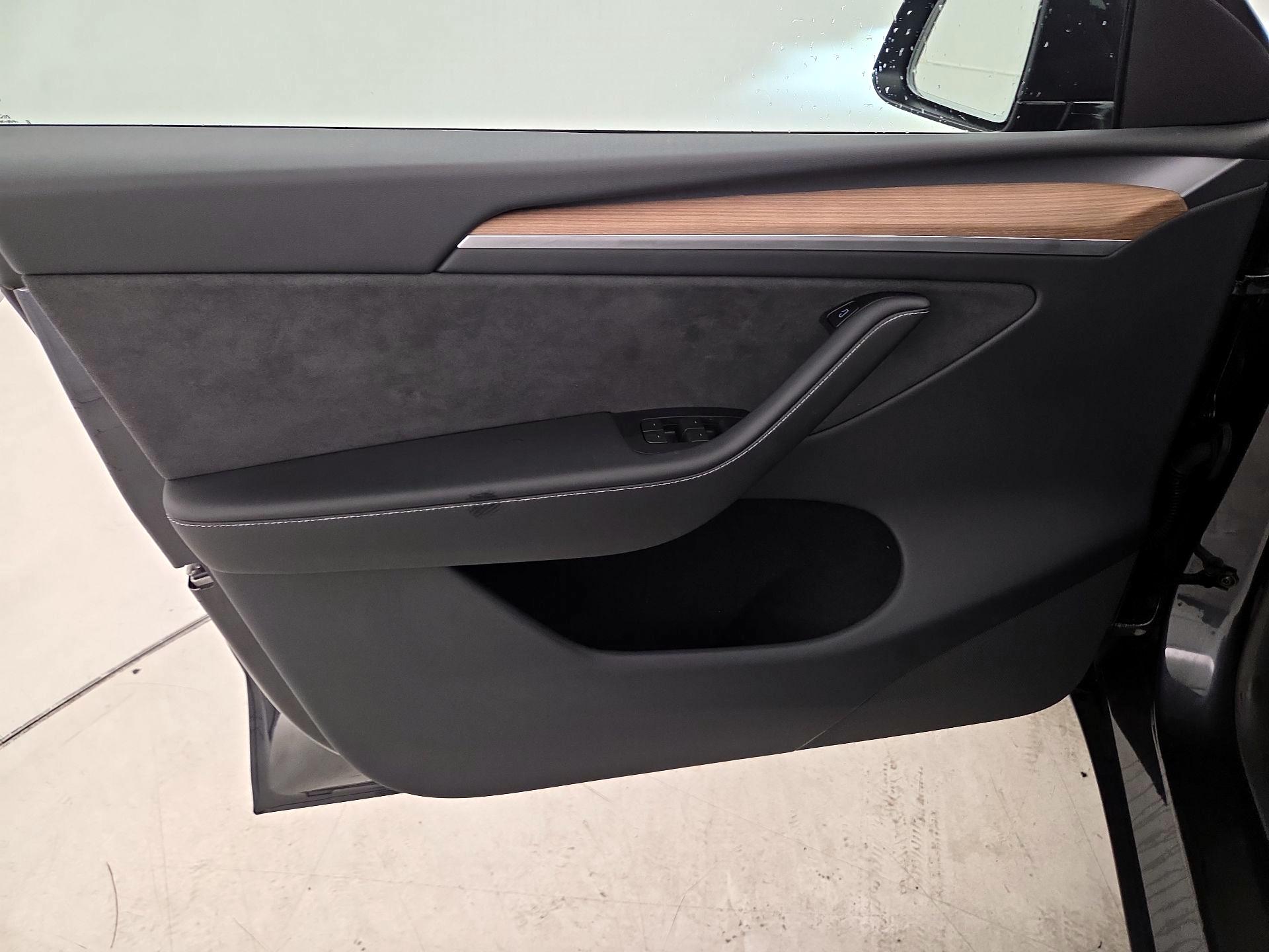 Thumbnail: 2024 Tesla Model Y - 12