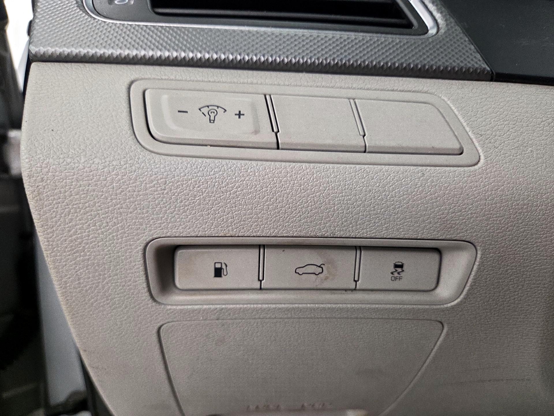 Thumbnail: 2016 Hyundai Sonata - 13