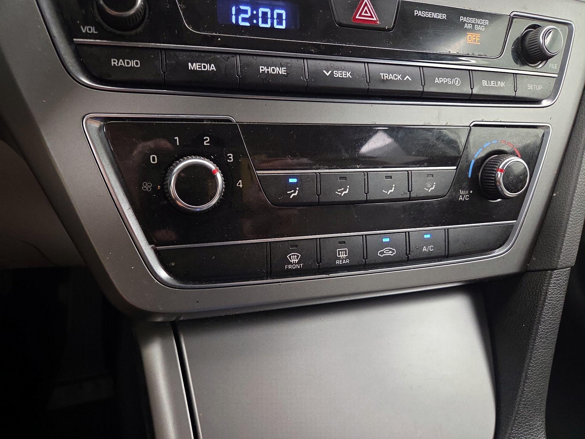 Thumbnail: 2016 Hyundai Sonata - 16