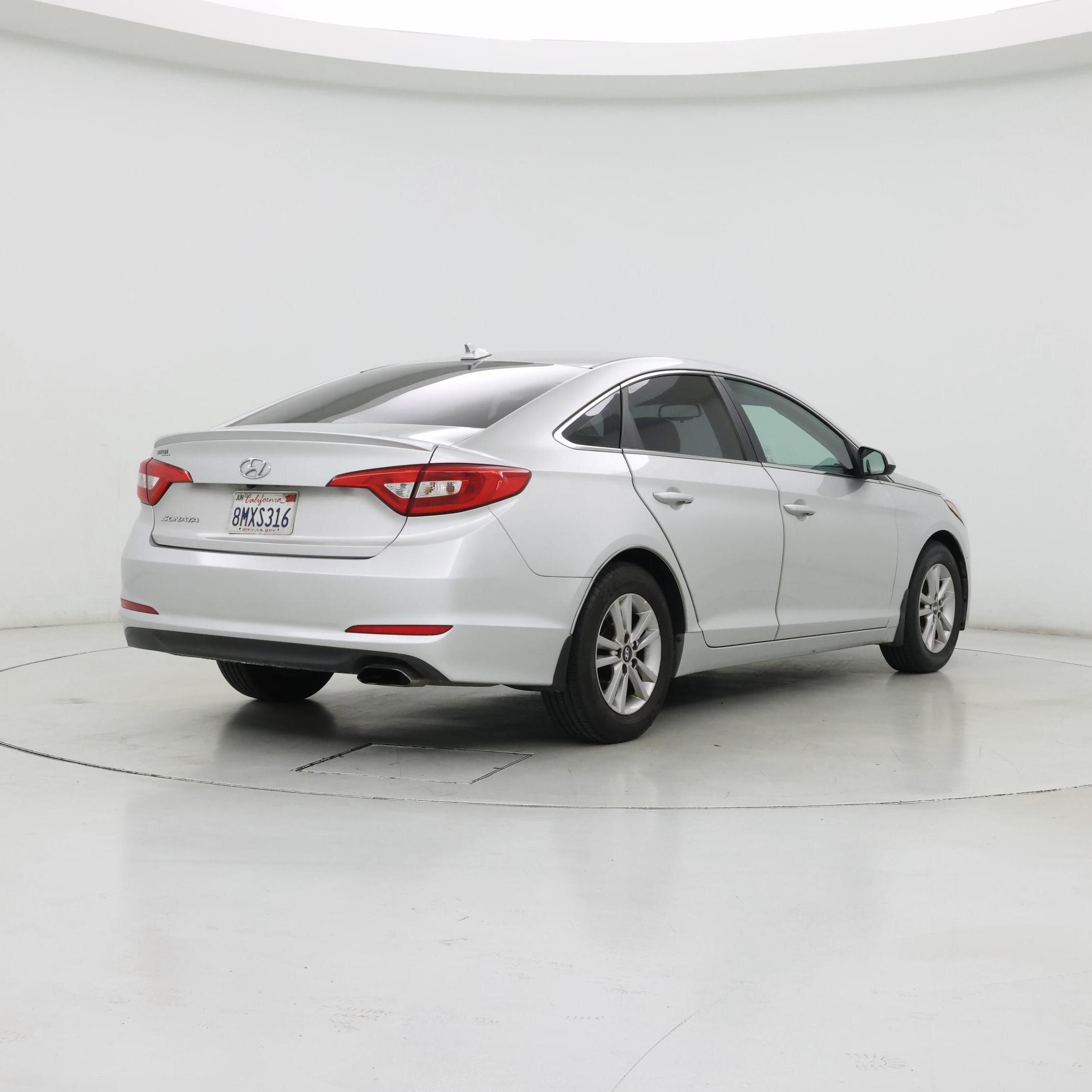 Thumbnail: 2016 Hyundai Sonata - 8