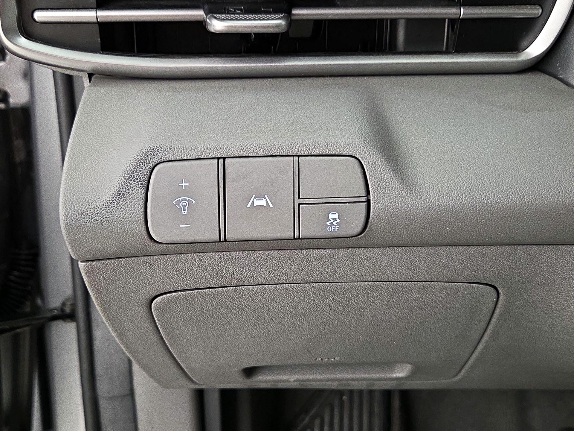 Thumbnail: 2023 Hyundai Elantra - 13