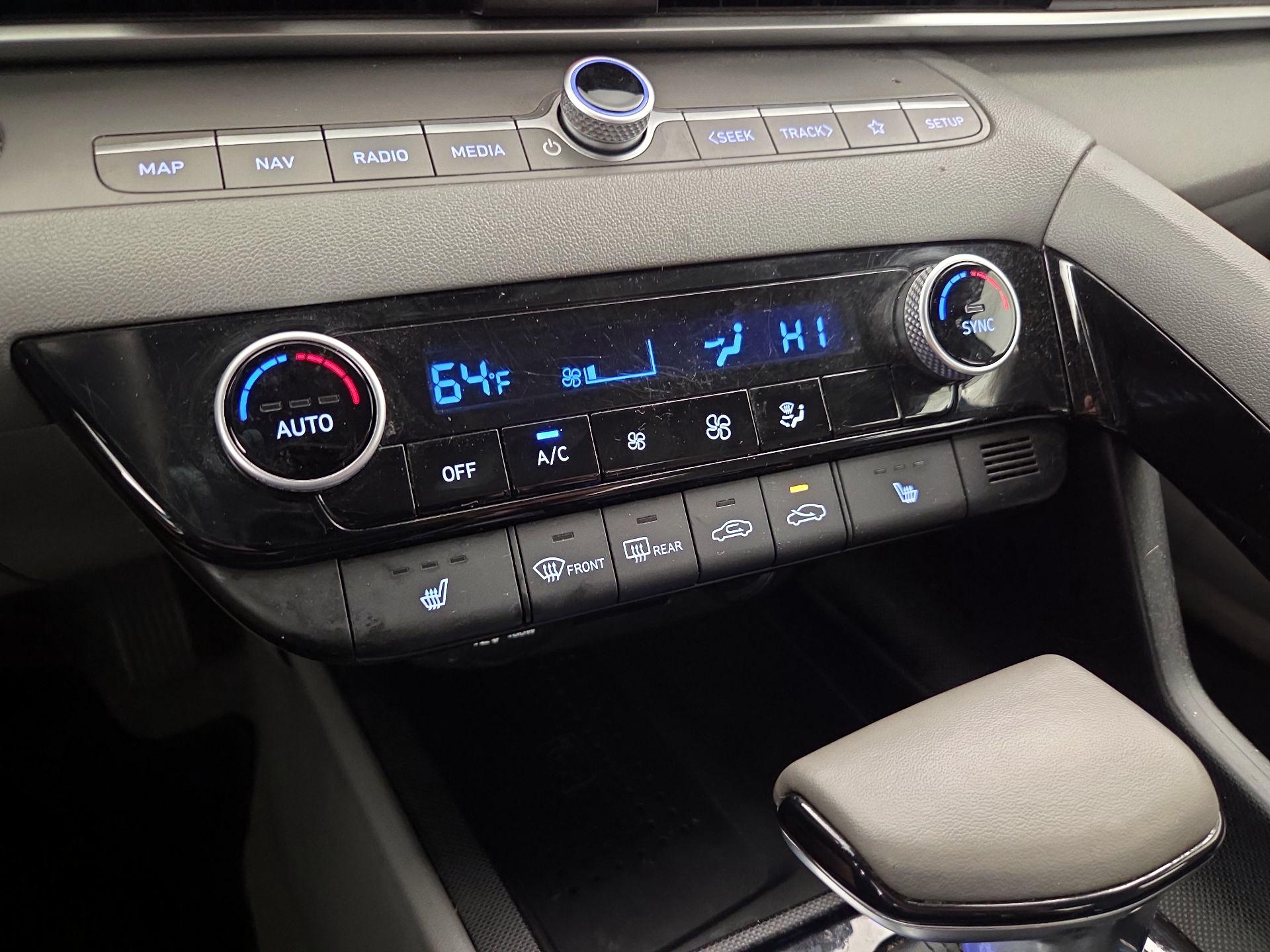 Thumbnail: 2023 Hyundai Elantra - 17