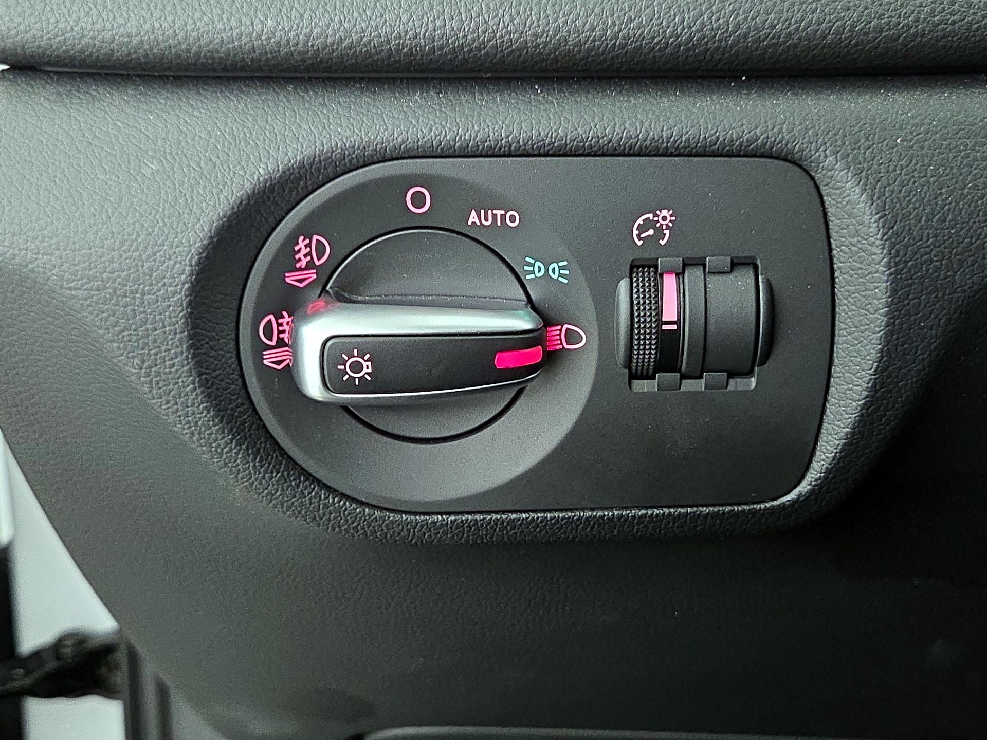 Thumbnail: 2015 Audi Q3 - 13