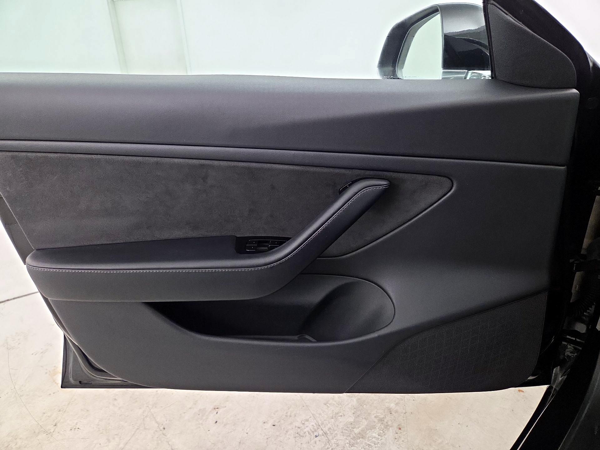 Thumbnail: 2020 Tesla Model 3 - 12