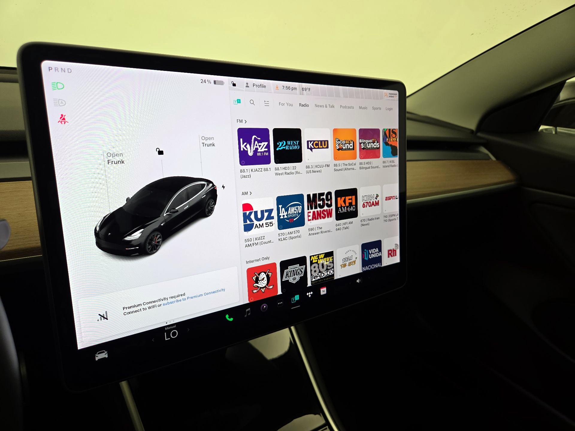 Thumbnail: 2020 Tesla Model 3 - 15