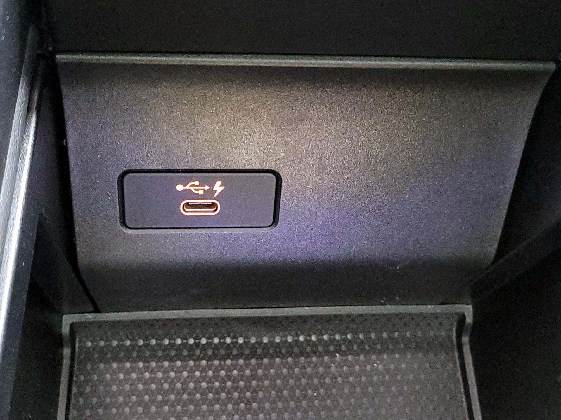 Thumbnail: 2023 BMW X6 - 19