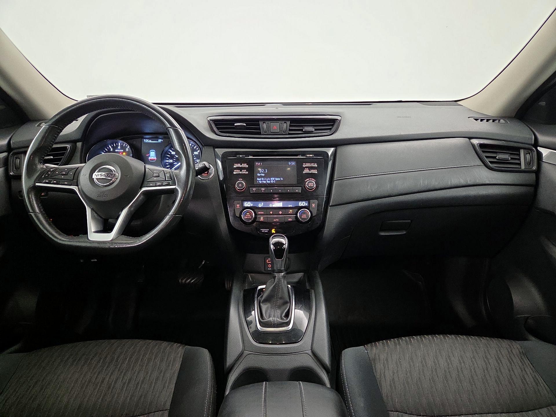 Thumbnail: 2017 Nissan Rogue - 9