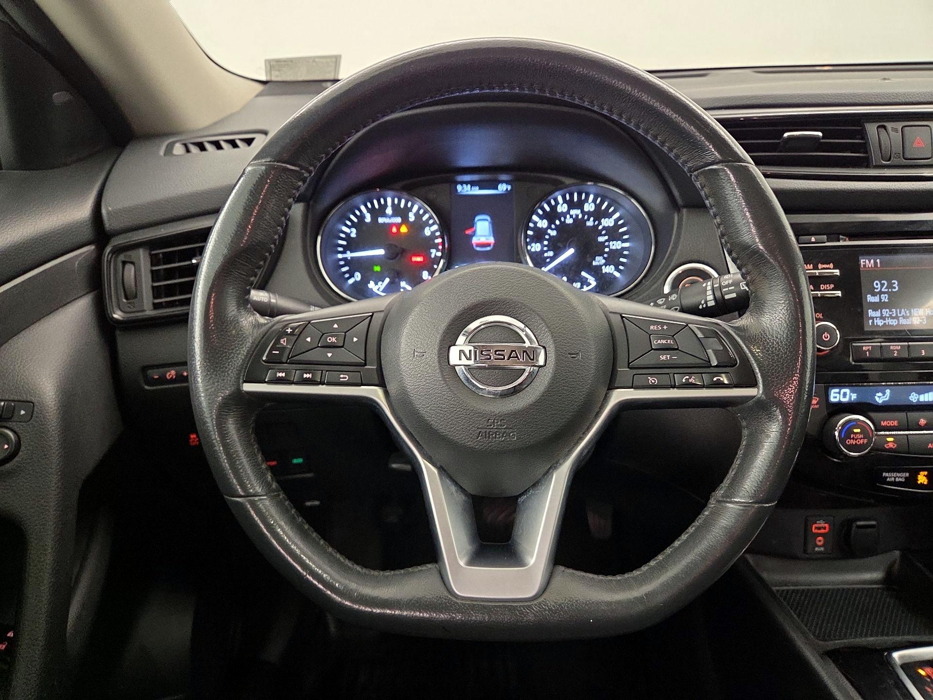 Thumbnail: 2017 Nissan Rogue - 10