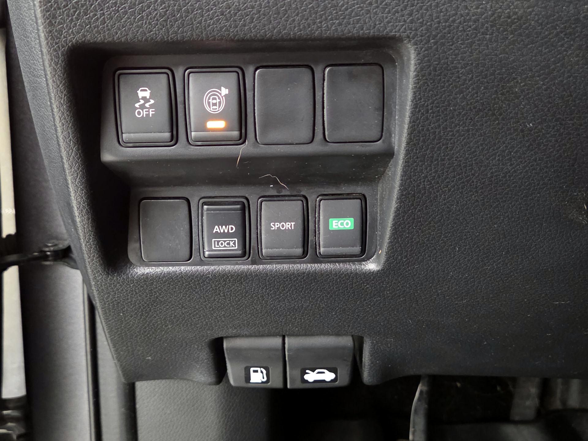 Thumbnail: 2017 Nissan Rogue - 13