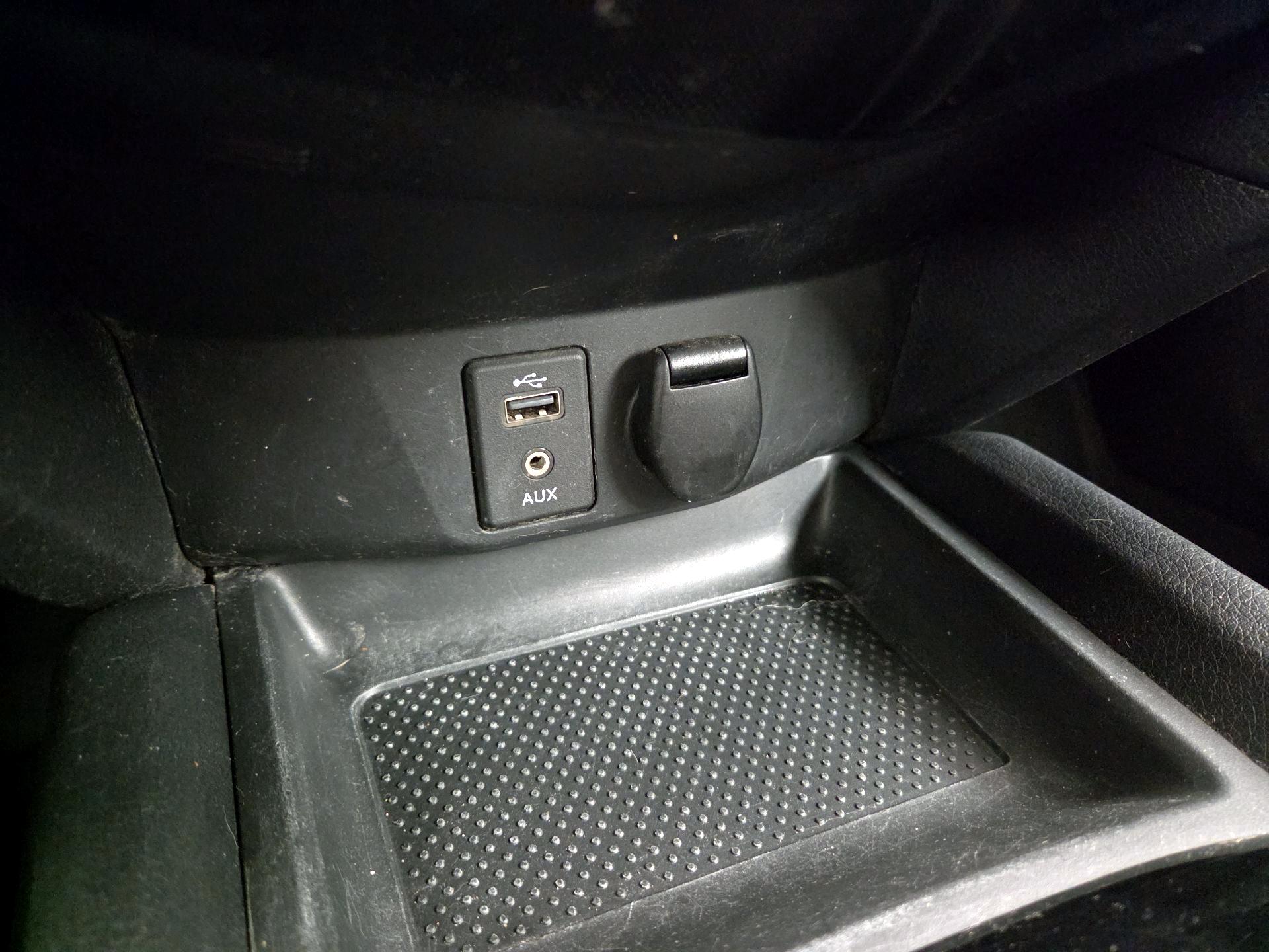 Thumbnail: 2017 Nissan Rogue - 18