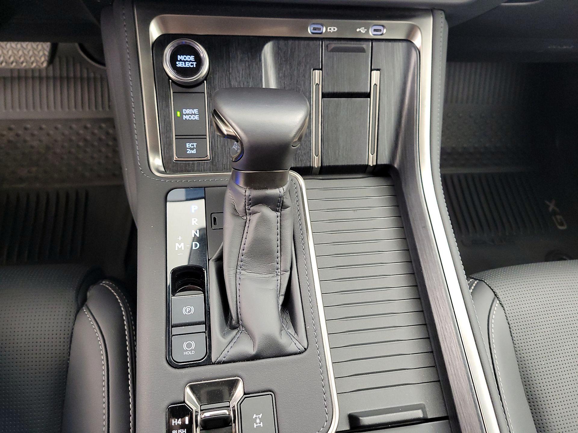 Thumbnail: 2025 Lexus GX - 17