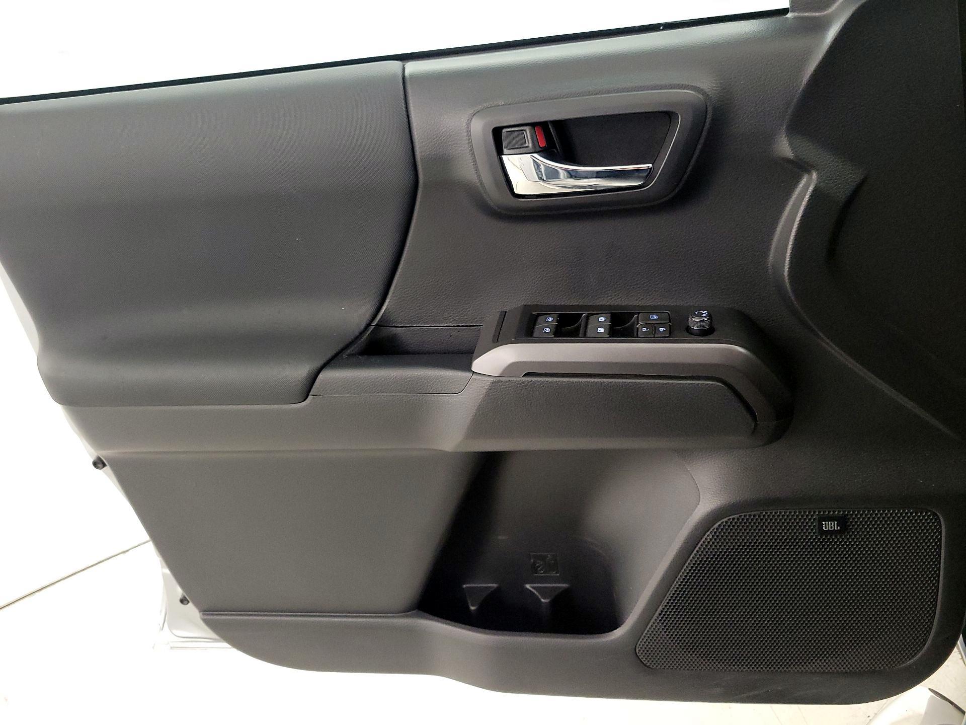 Thumbnail: 2022 Toyota Tacoma - 12