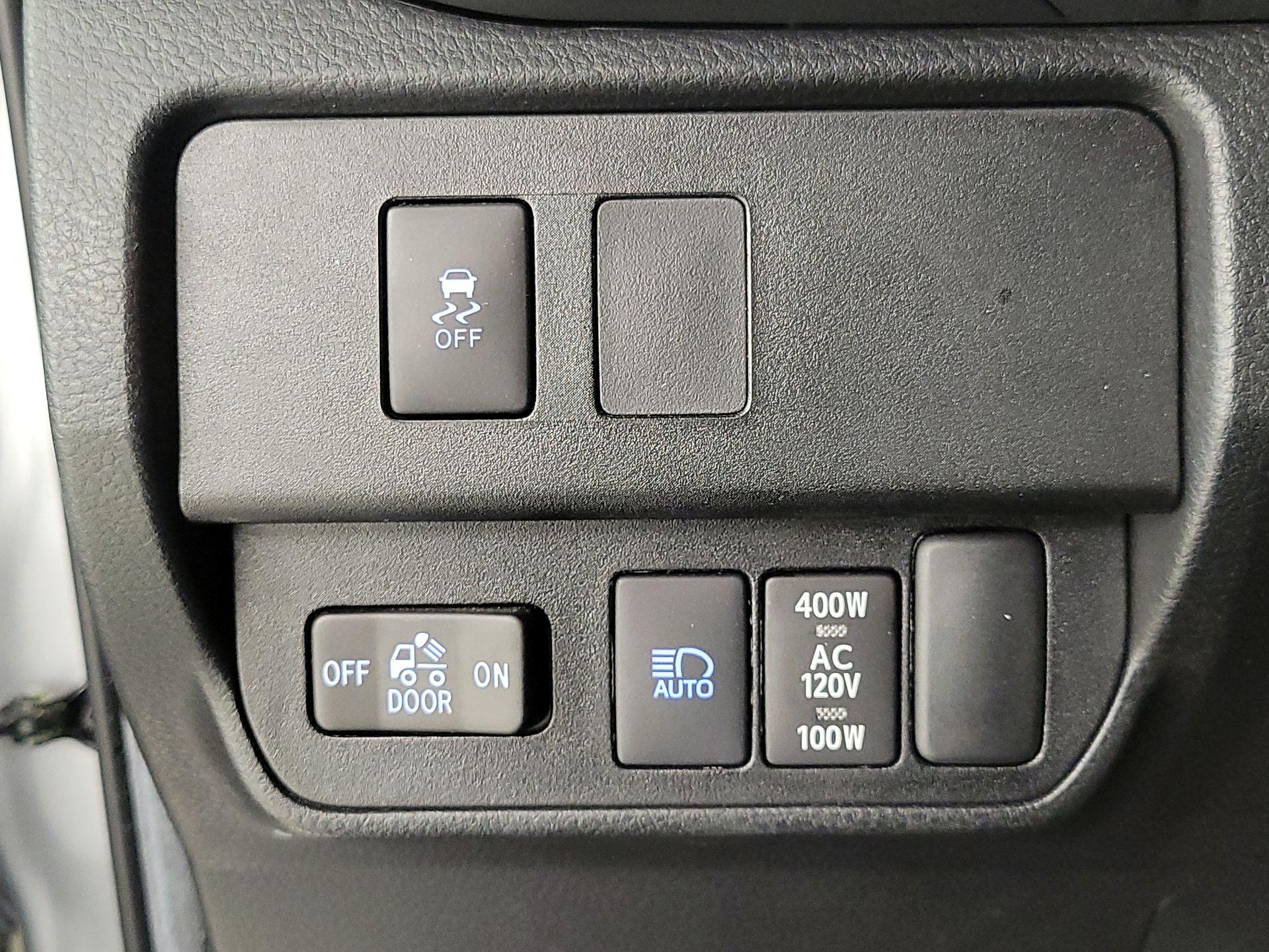 Thumbnail: 2022 Toyota Tacoma - 13