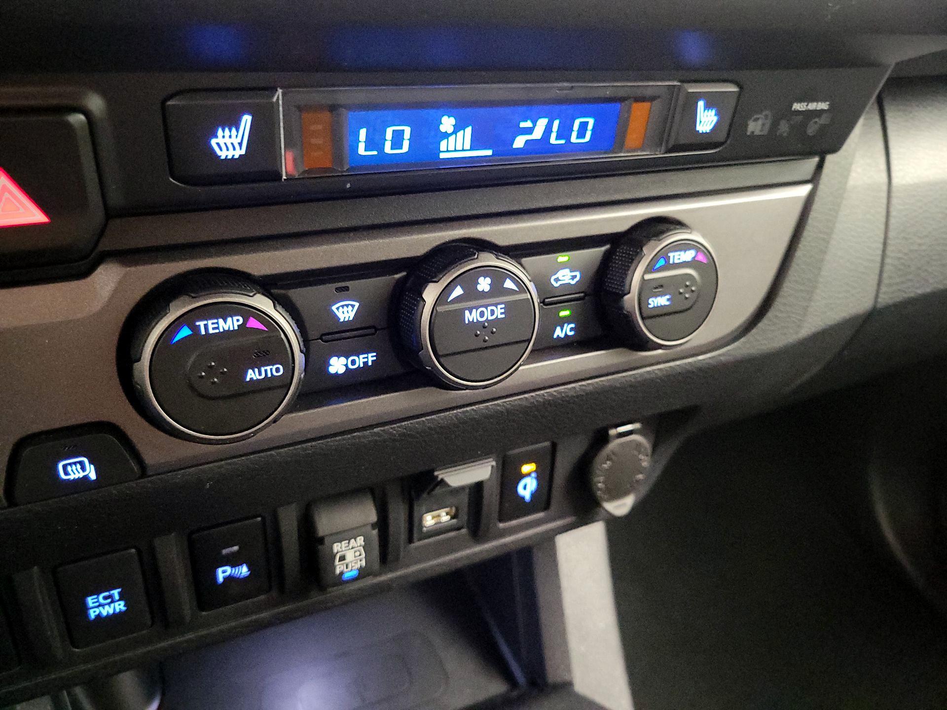 Thumbnail: 2022 Toyota Tacoma - 17