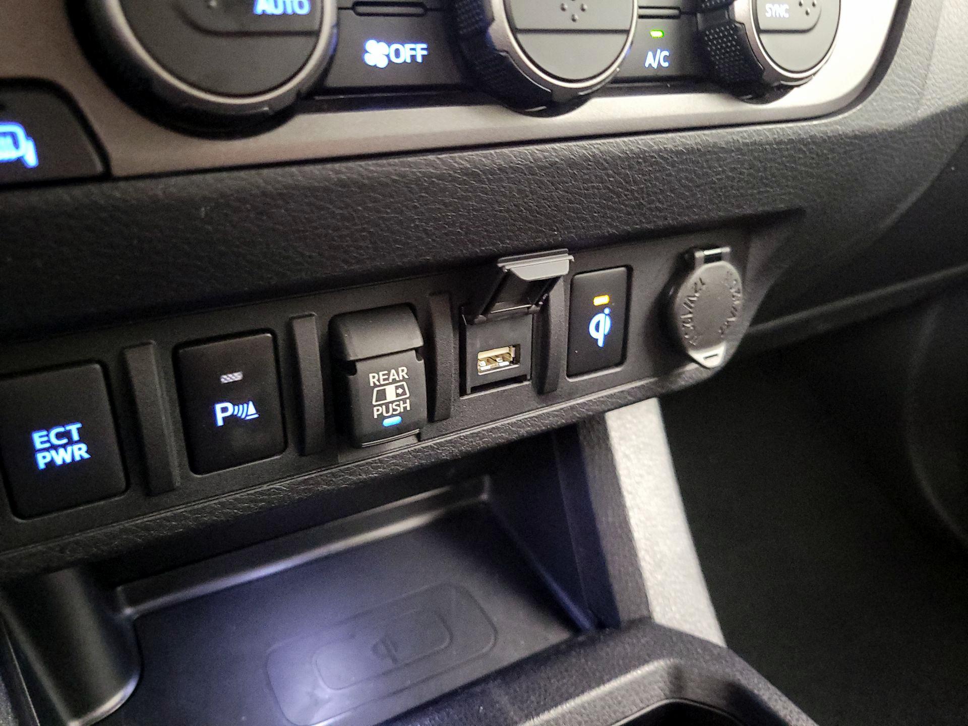 Thumbnail: 2022 Toyota Tacoma - 19