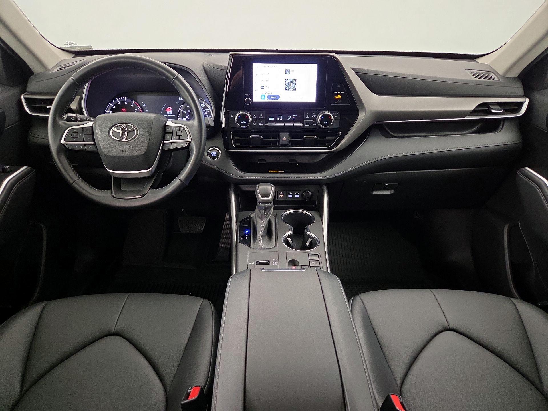 Thumbnail: 2023 Toyota Highlander - 9