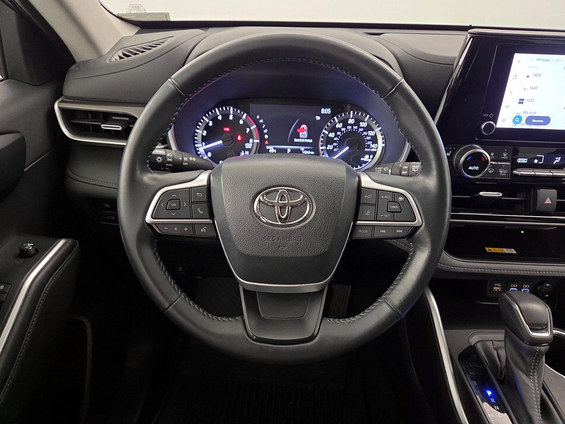 Thumbnail: 2023 Toyota Highlander - 10